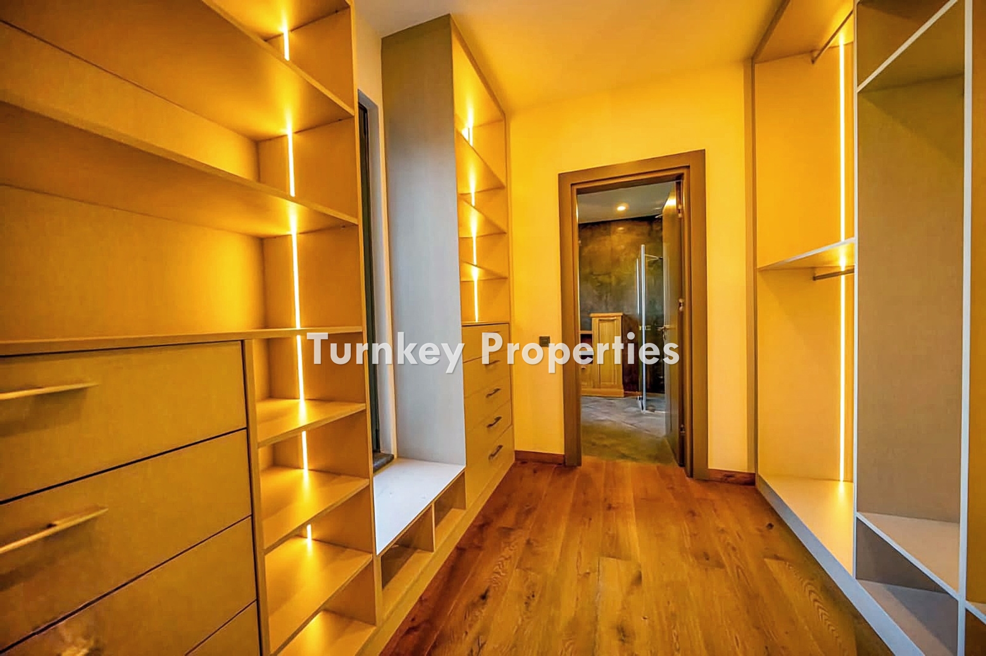 Bodrum Yalıkavak'ta Marina Manzaralı Satılık Müstakil Özel Villa