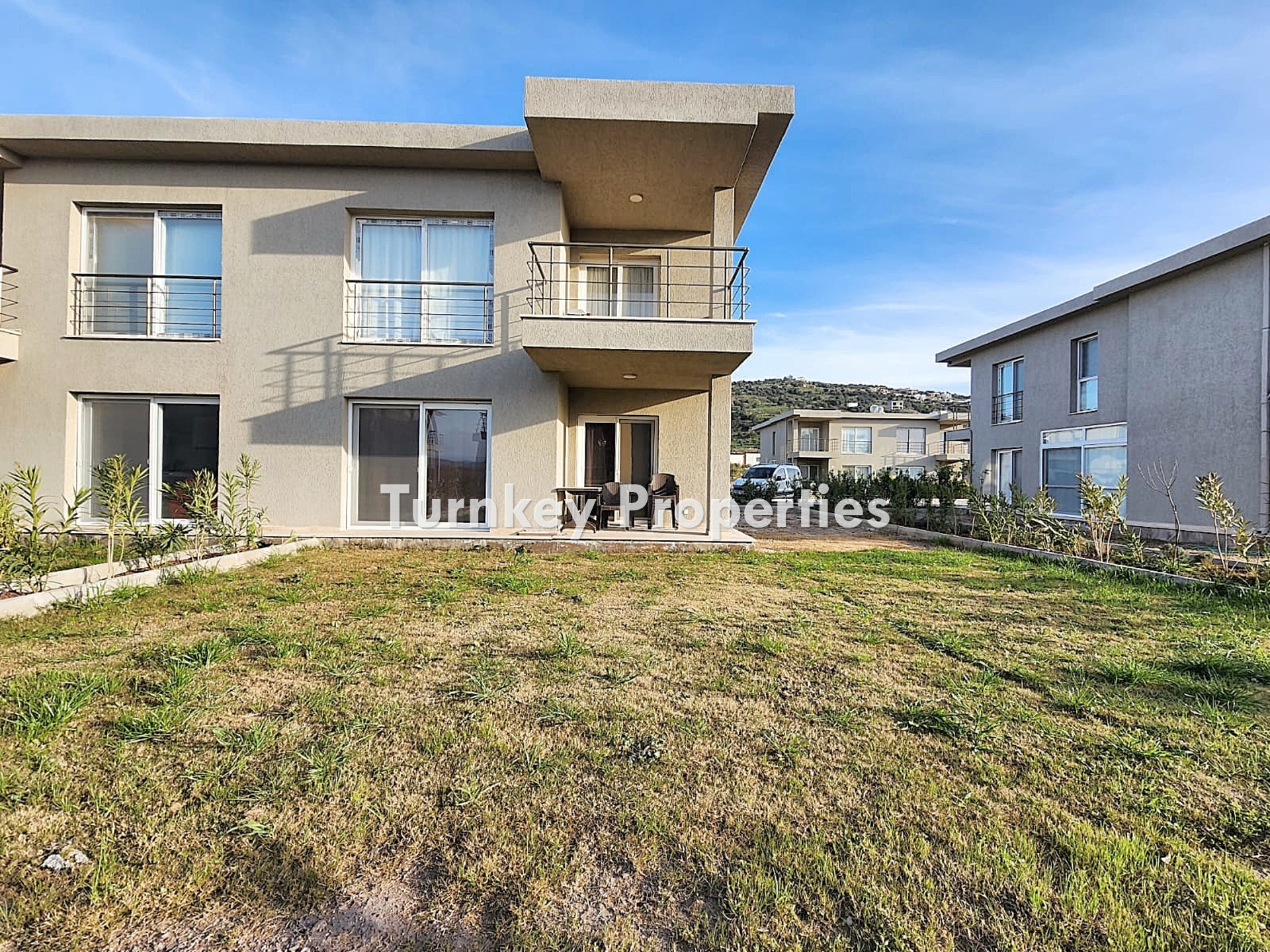 Meşelik Poyrazköy Sitesi Satılık Bahçe Katı Daire Ortak Havuzlu