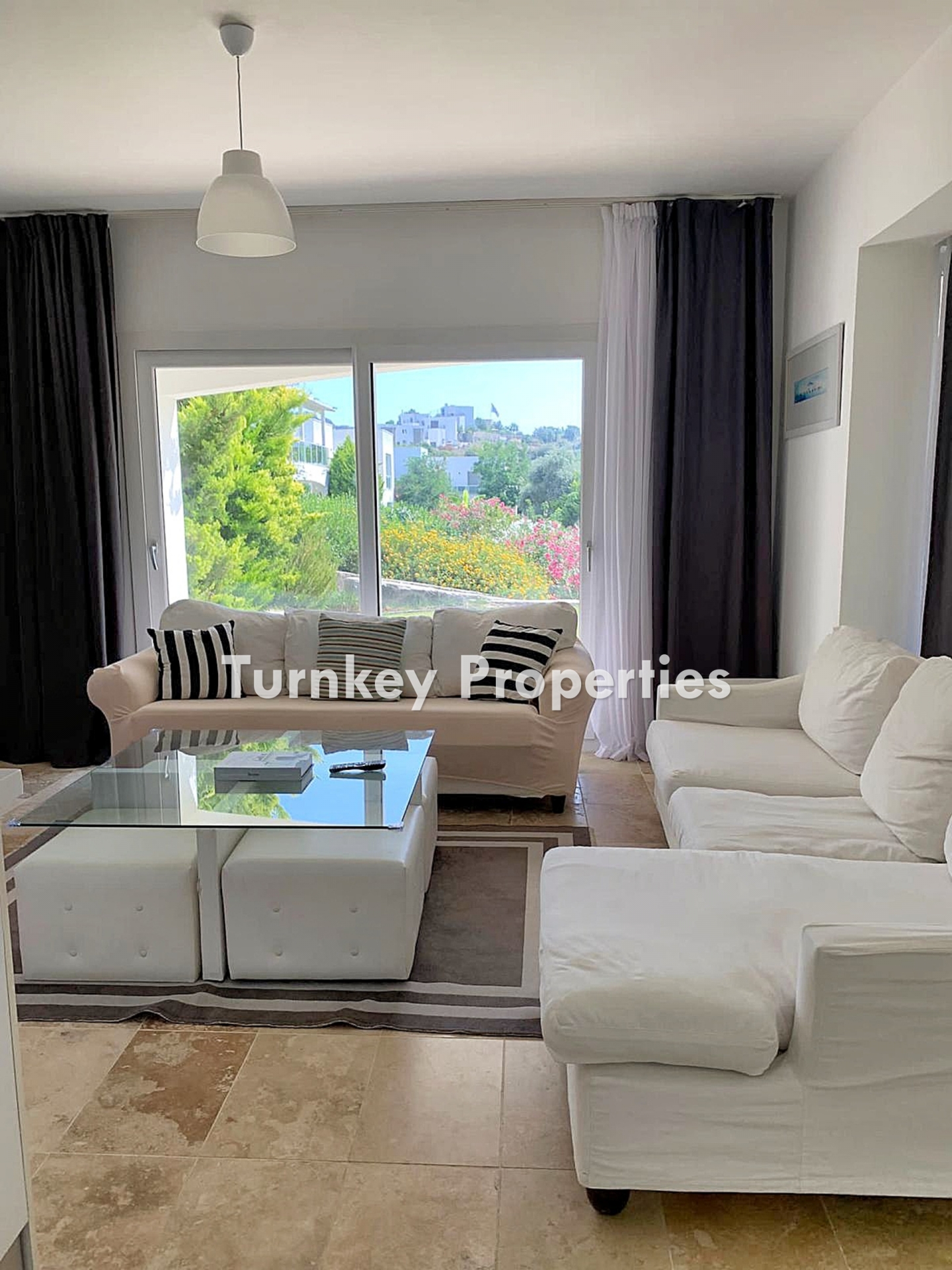 Yalıkavak'ta Merkezi Konumda Yıllık Kiralık 3+1 Bahçe Katı Daire