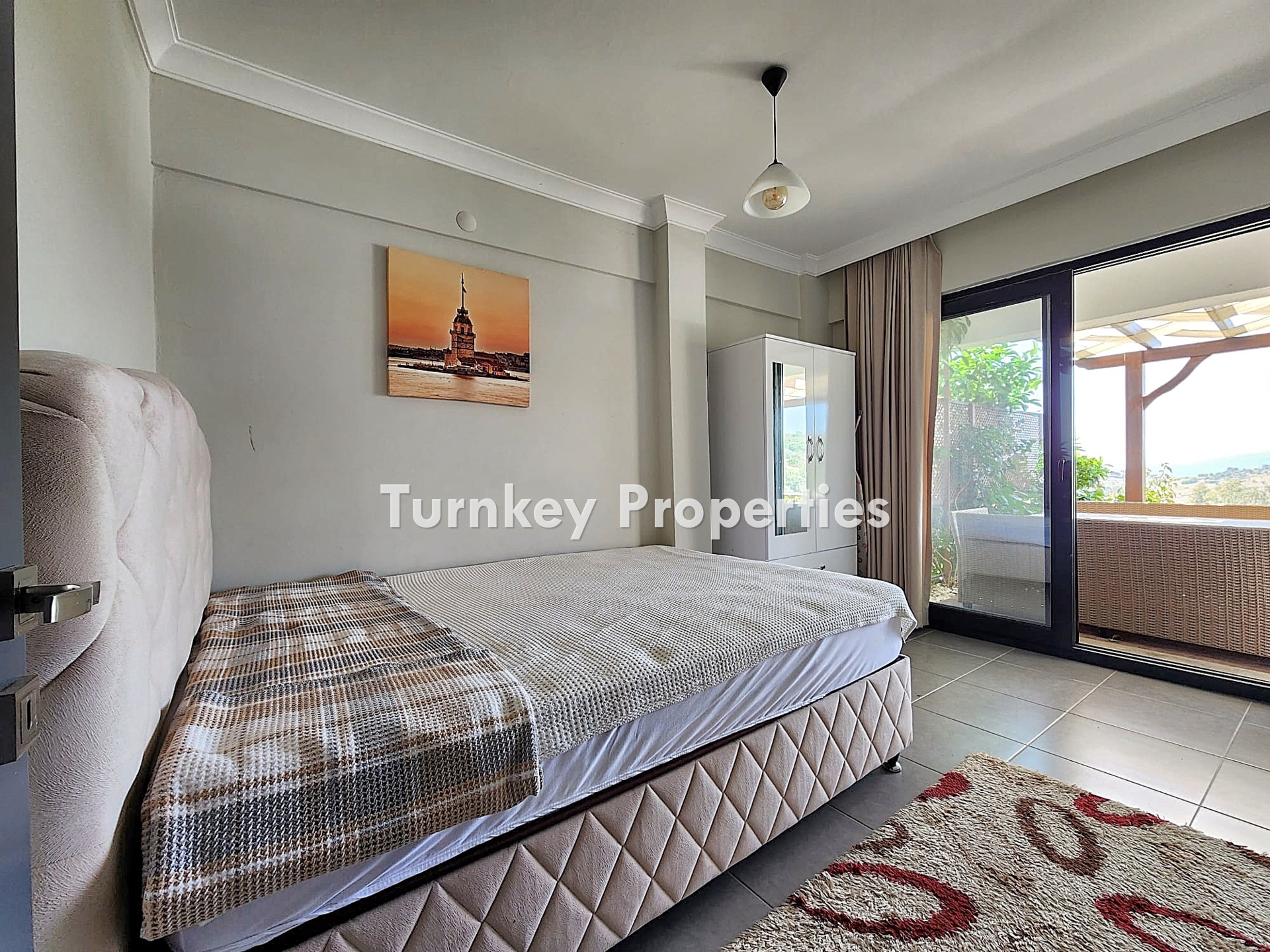 Dörttepe Satılık Daire Göl Manzaralı Bahçe Katı Site İçinde