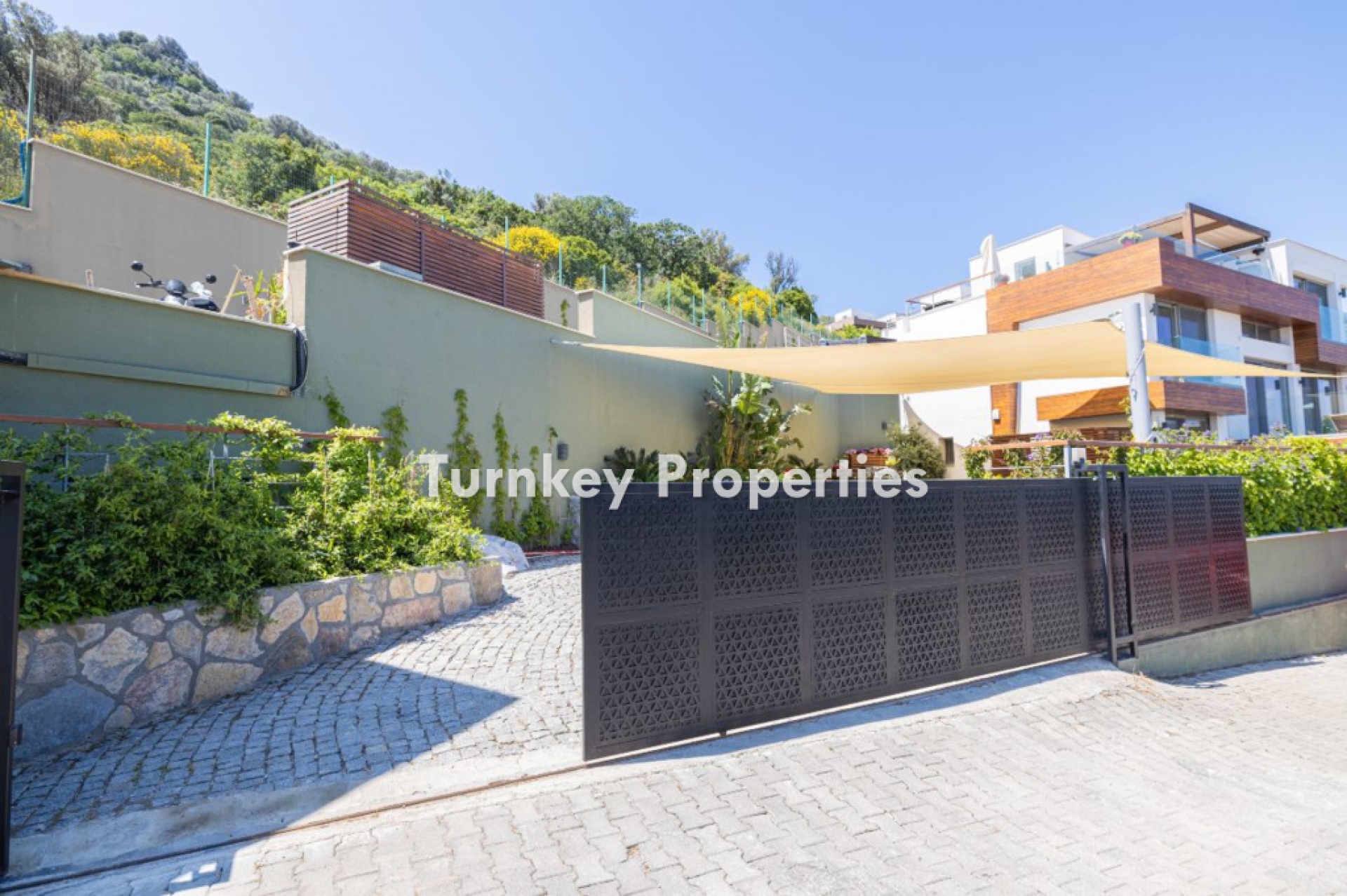 Yalıkavak Satılık Villa Marina Manzaralı Çift Girişli Modern Stil