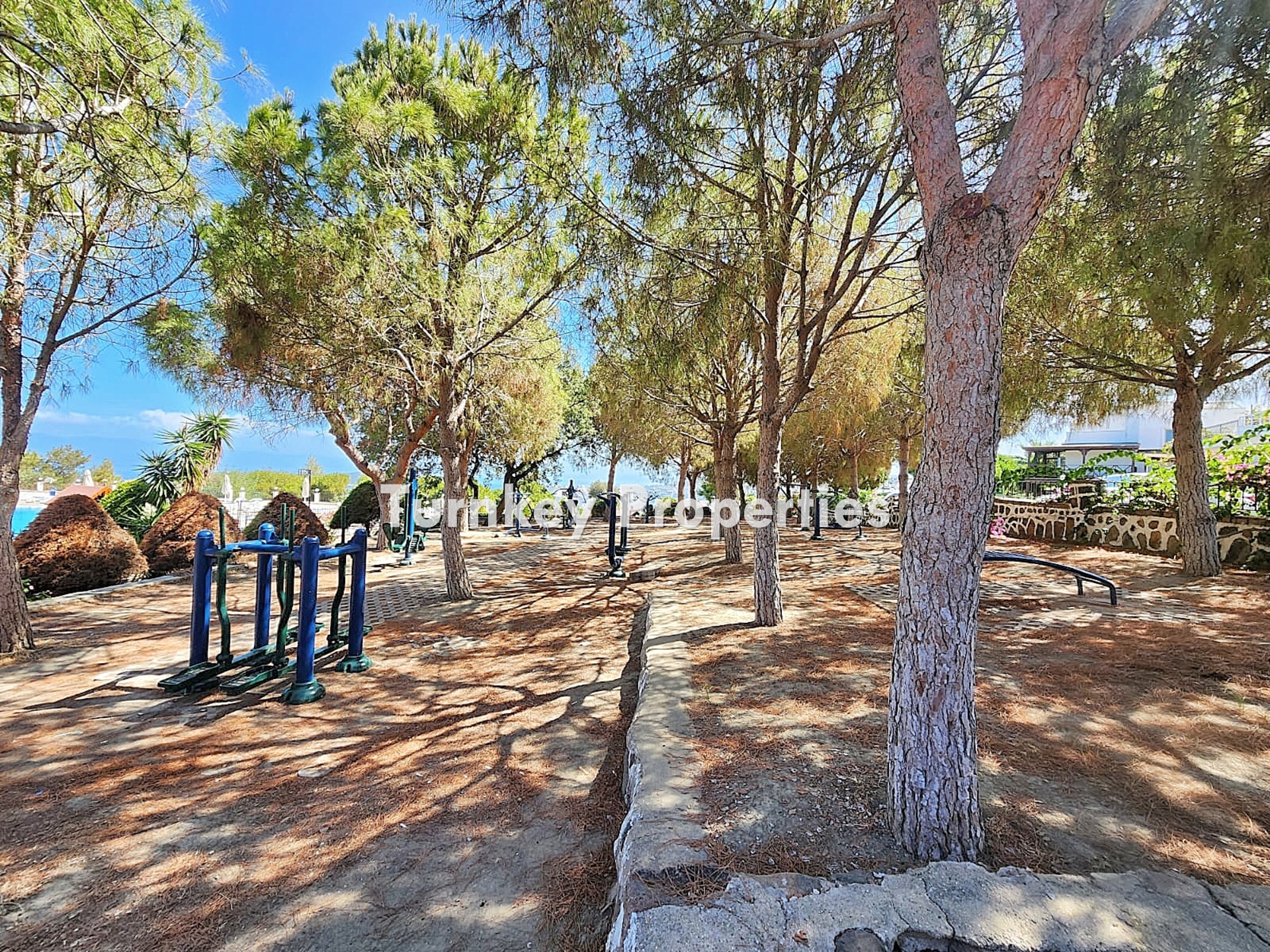 Bodrum, Gündoğan Satılık Villa | Bahçeli ve Deniz Manzaralı