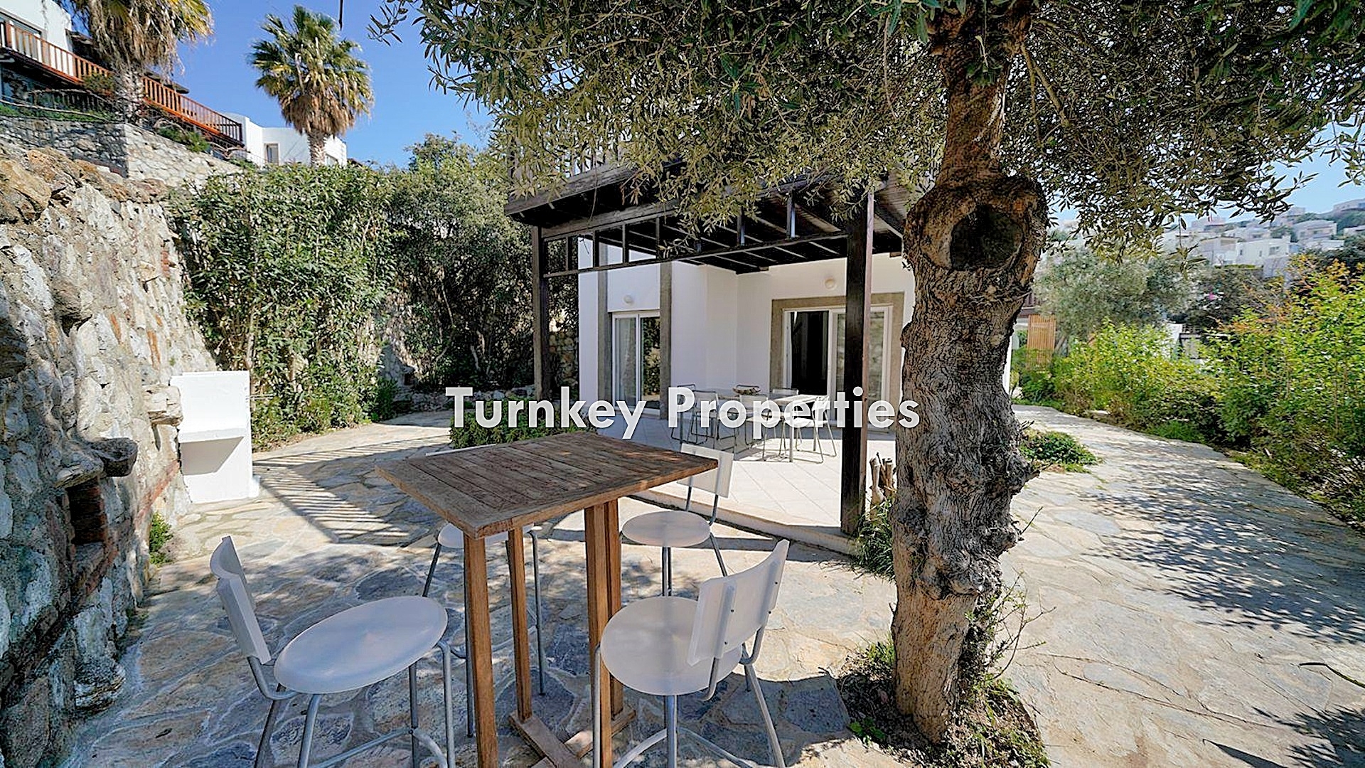 Koyunbaba Satılık Müstakil Villa Site İçerisinde Bahçeli Havuzlu