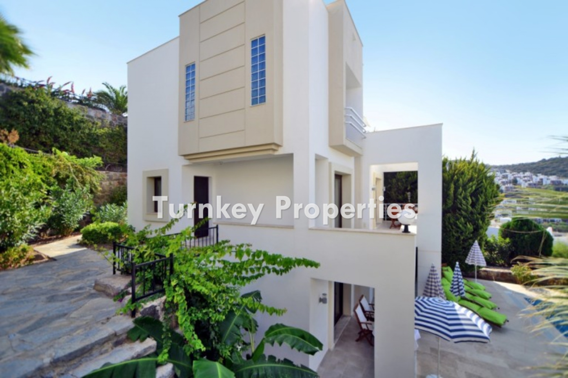 Yalıkavak Satılık Villa Deniz Manzaralı Özel Havuzlu Seçenek