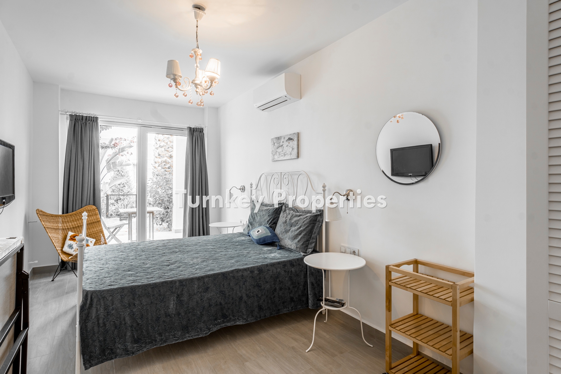 Türkbükü Hebil Koyu’nda Eşsiz Manzaralı, Denize Sıfır Satılık 4+1 Daire