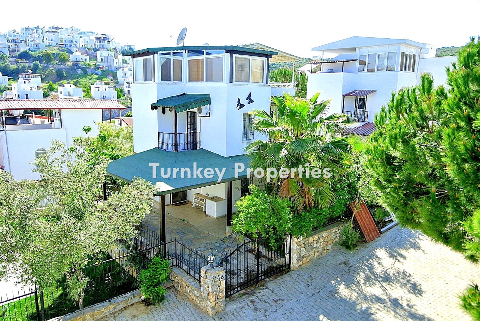 Boğaziçi'nde Satılık 3+1, Geniş Bahçeli Müstakil Villa 