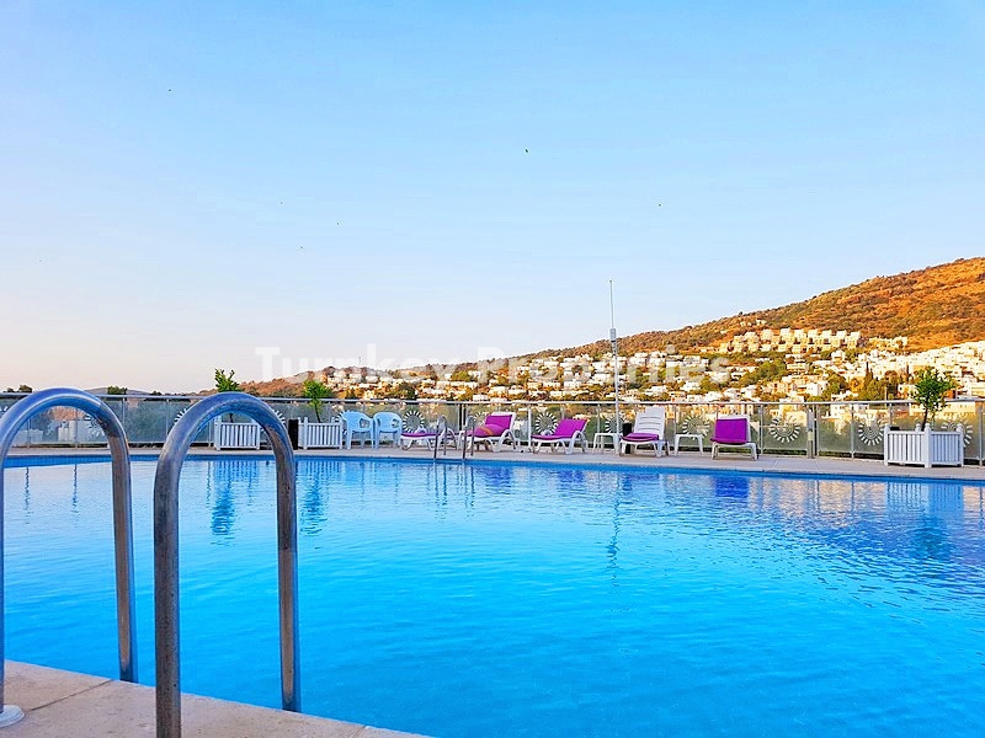 Gündoğan Küçükbük Satılık Tripleks Villa Denize Yakın Site