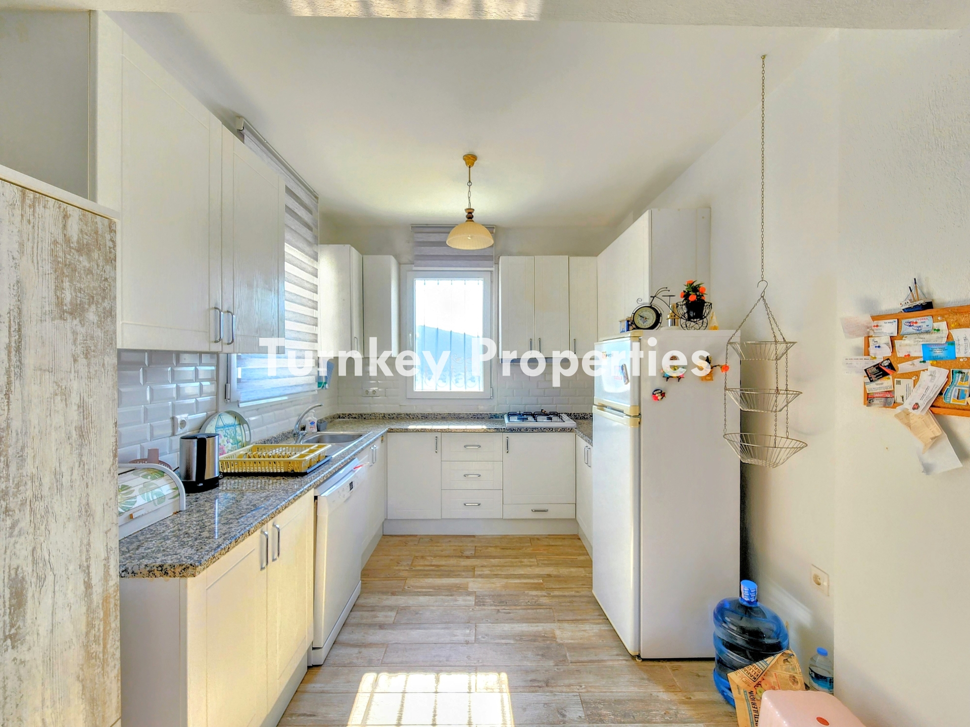 Torba Satılık Deniz Manzaralı Bahçeli Villa Özel Konumda Yaşam