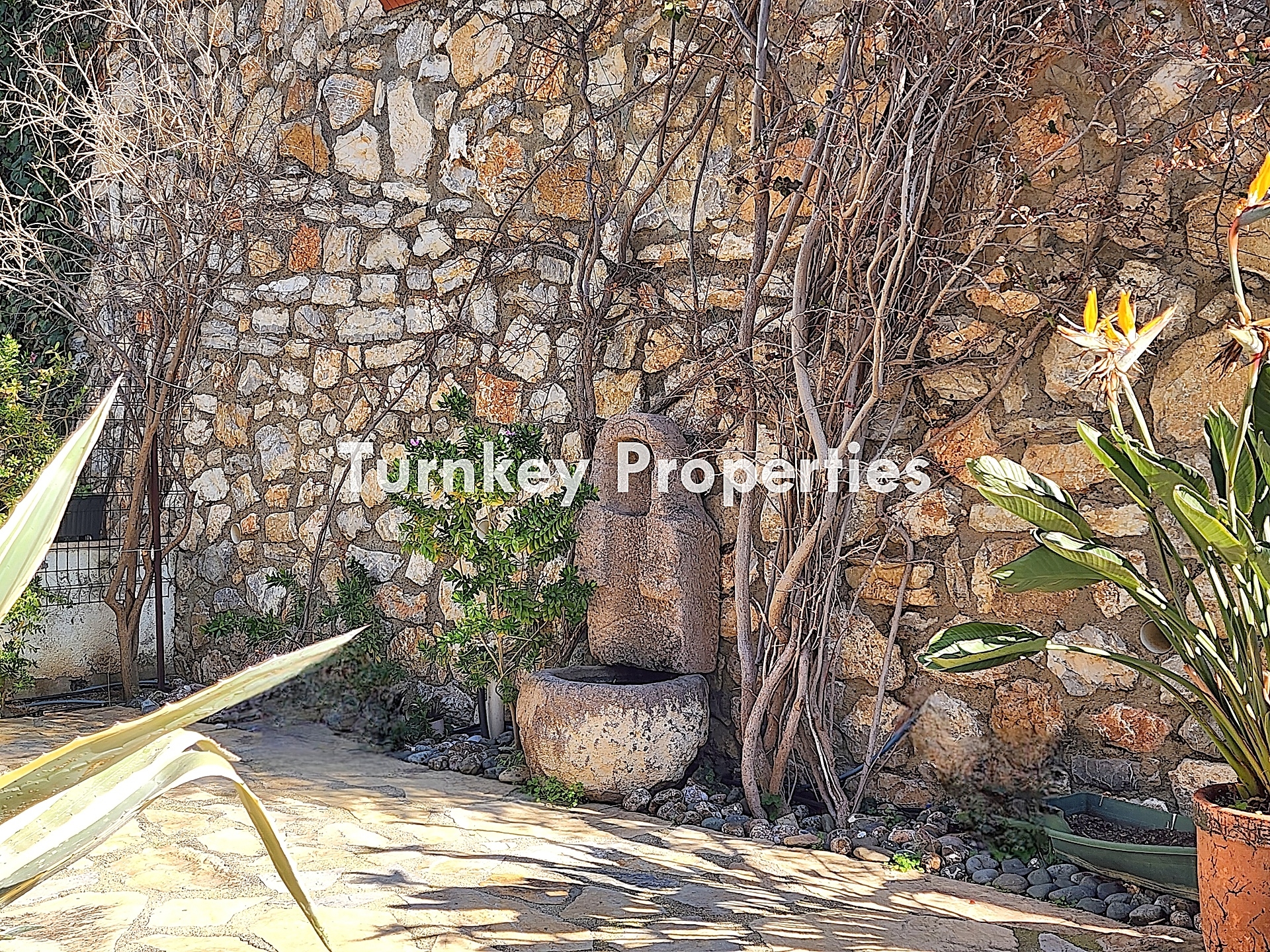 Bodrum Merkez Satılık Ev Deniz Manzaralı Bahçeli Özel Konumda Ev