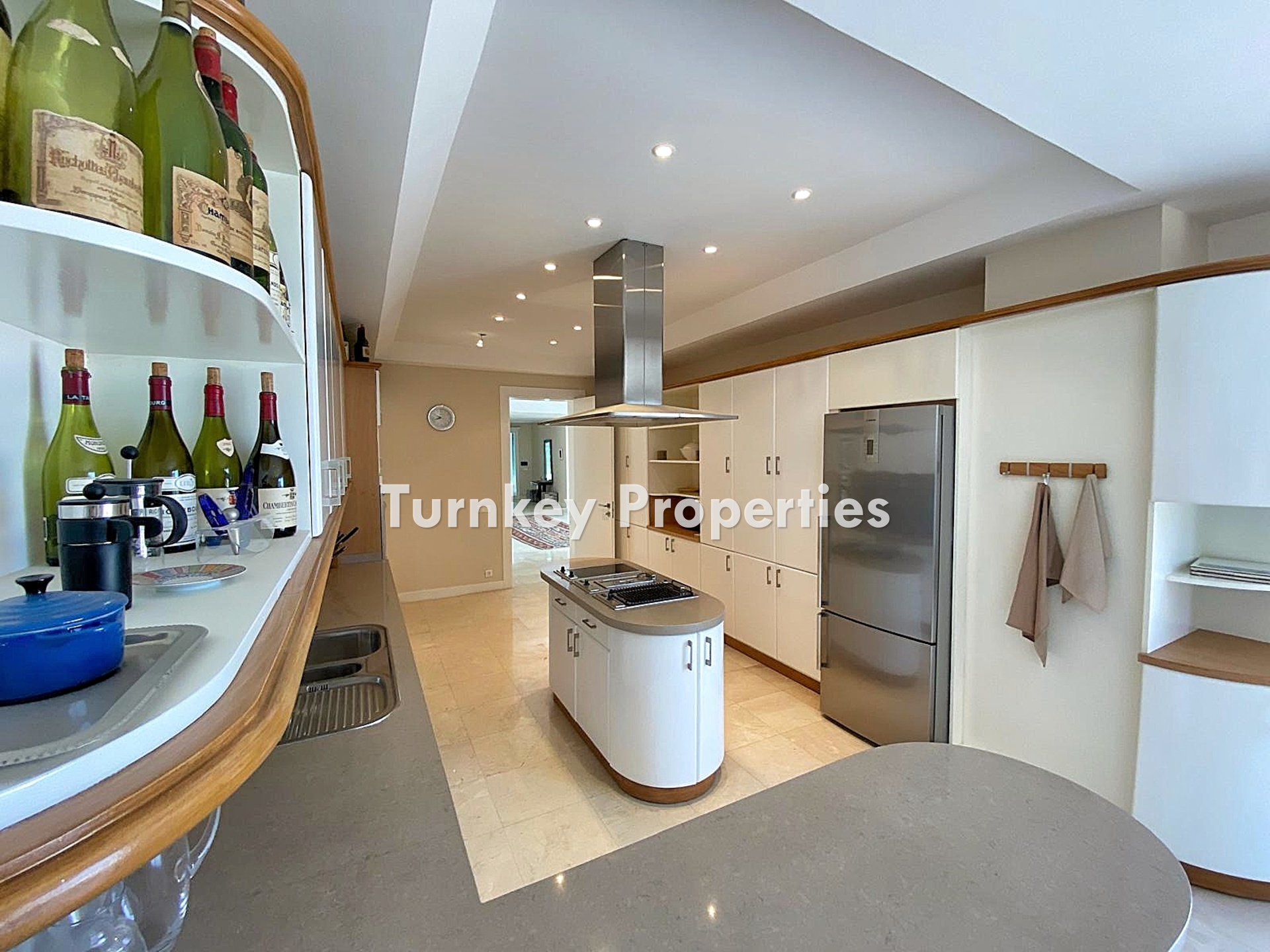 Gündoğan Satılık Villa Denize Sıfır Özel İskeleli Deniz Manzaralı