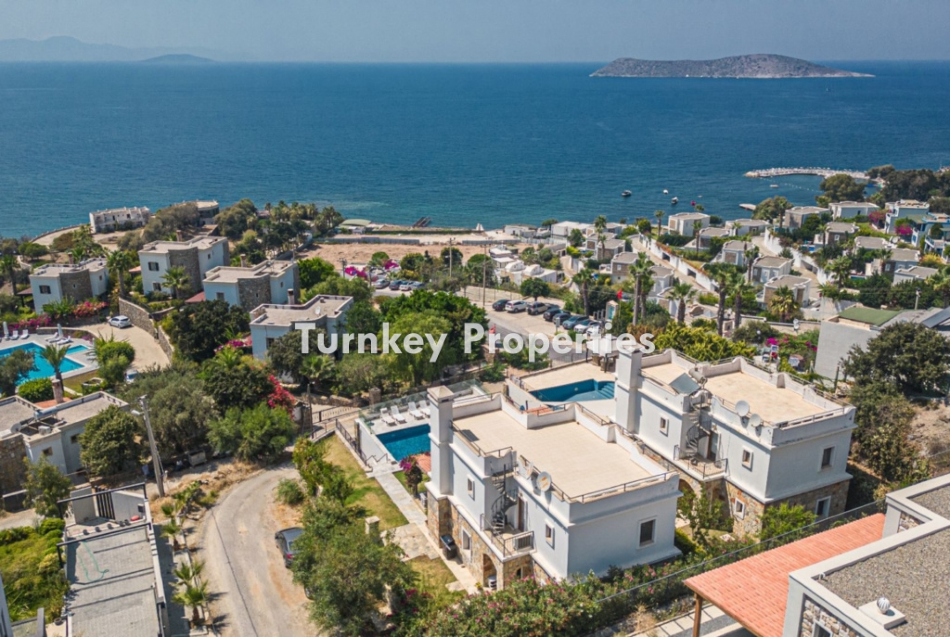 Gümüşlük Satılık Dubleks Villa Deniz Manzaralı Özel Havuzlu