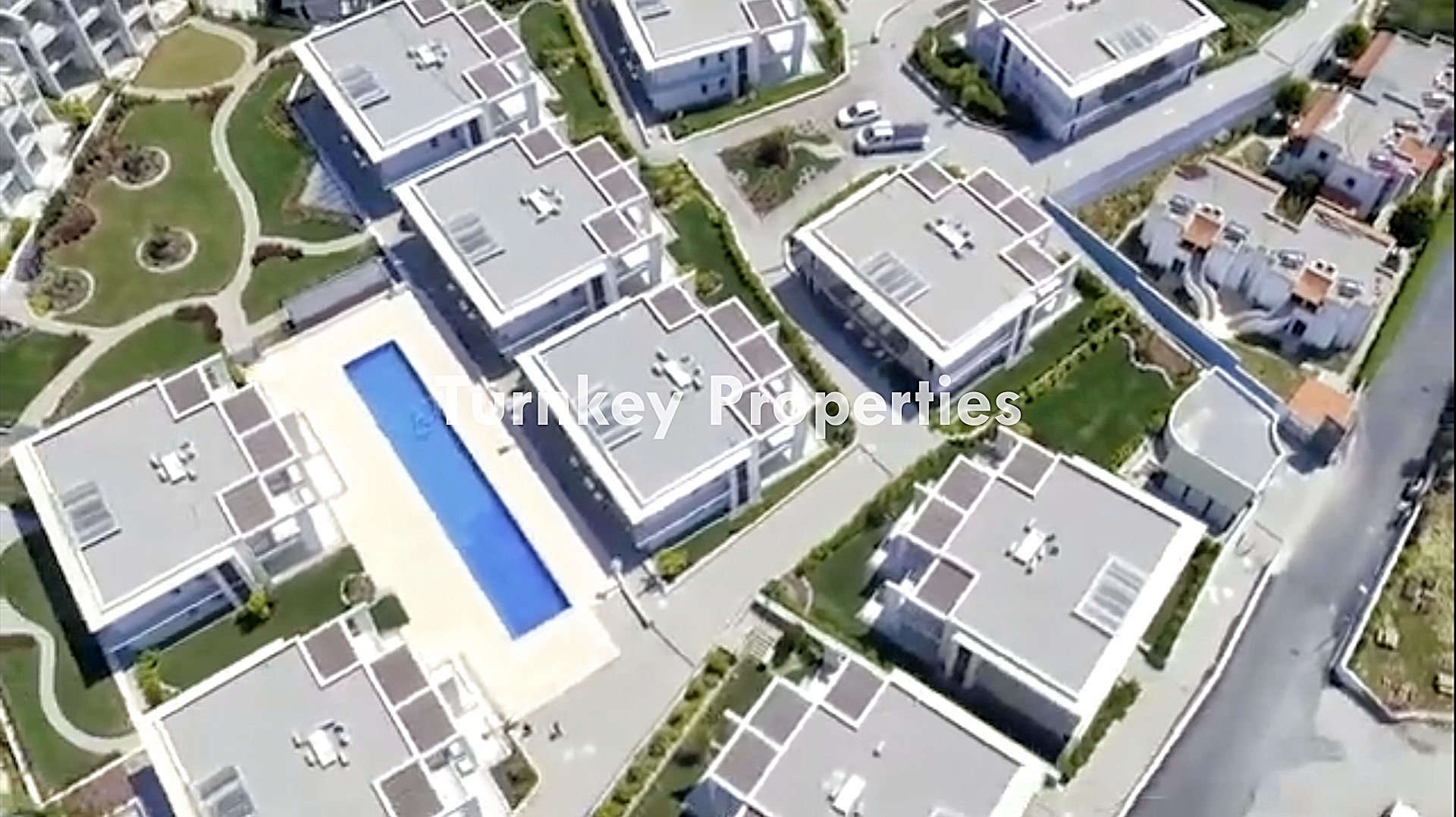 Bodrum, Asarlık’ta Denize Sıfır, Özel Plajlı ve İskeleli Sitede Satılık