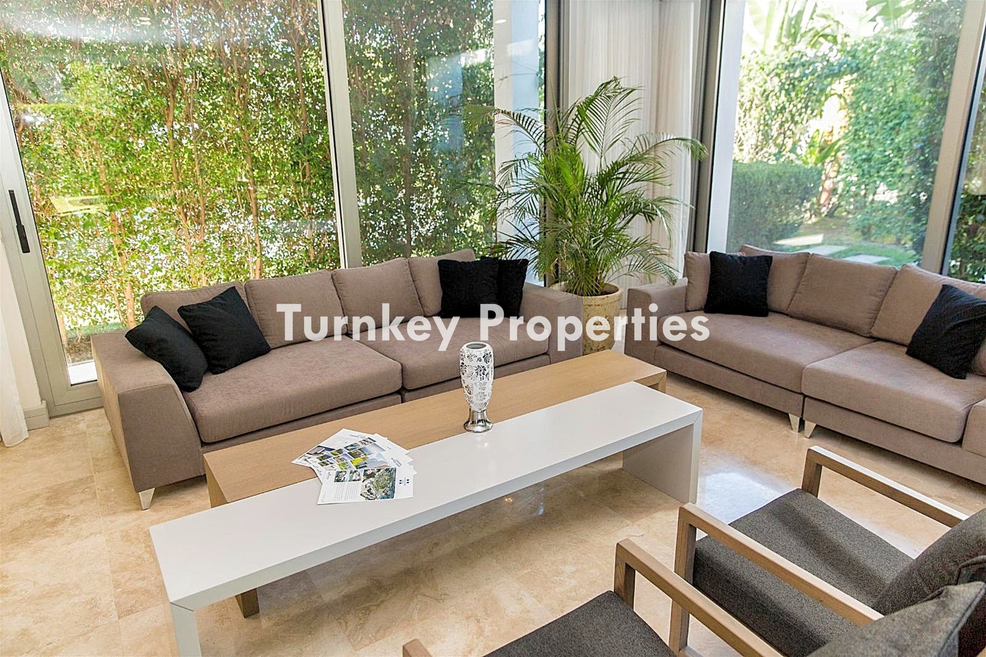 Torba Satılık Villa Denize Sıfır Özel Plajlı Site İçinde Yaşam