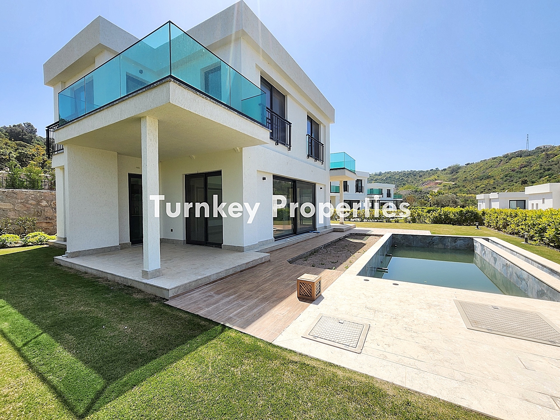 Gündoğan Küçükbük Satılık Villa Modern Mimari Özel Havuz