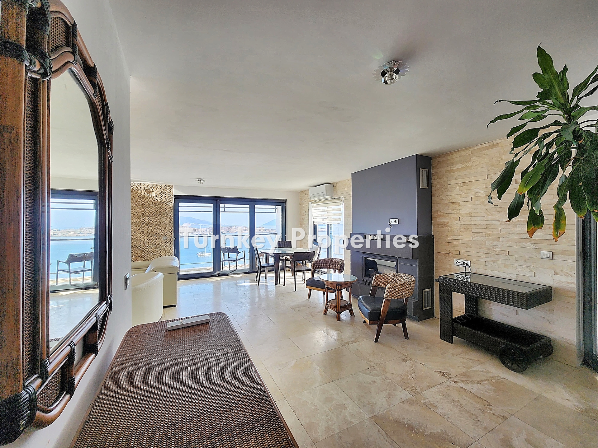 Bitez Gümbet Arası Satılık Denize Sıfır Deniz Manzaralı Daire