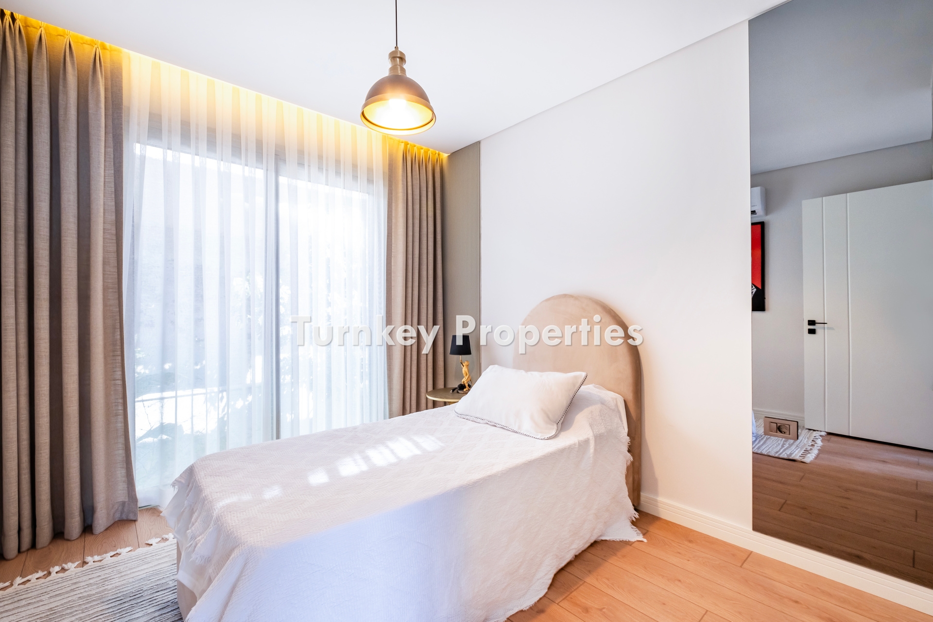 Turgutreis’te Kaliminos ve Marina Manzaralı 3+1 Satılık Daire | Ortak Havuz, Yerden Isıtma, Jeneratör ve Su Deposu Özellikleriyle