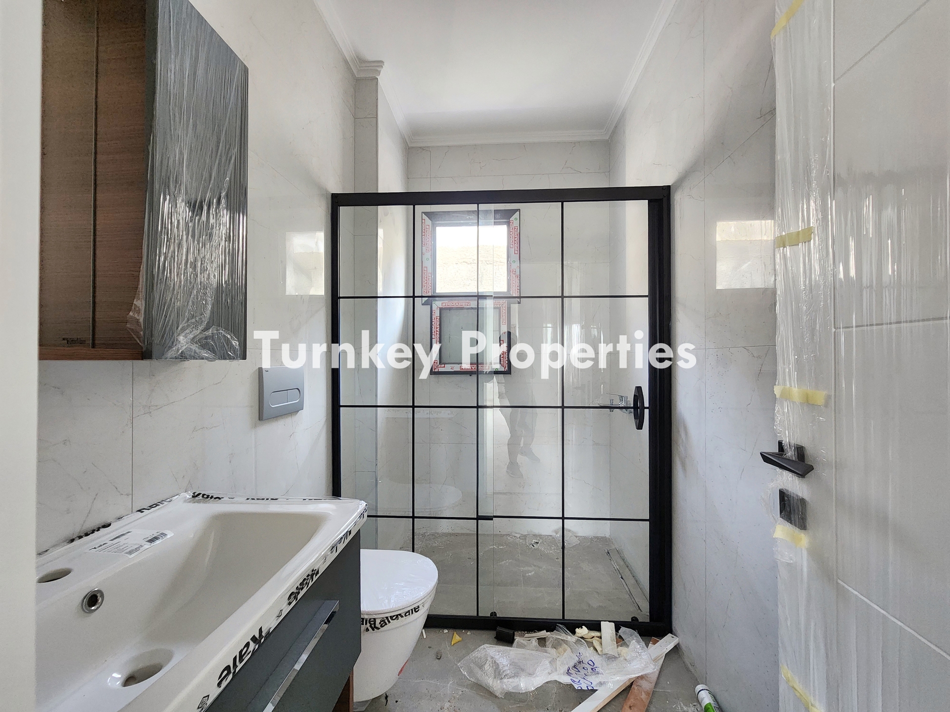 Turgutreis Karabağ Satılık Daire | Bahçe Katı, Vadi ve Kısmi Deniz Manzaralı