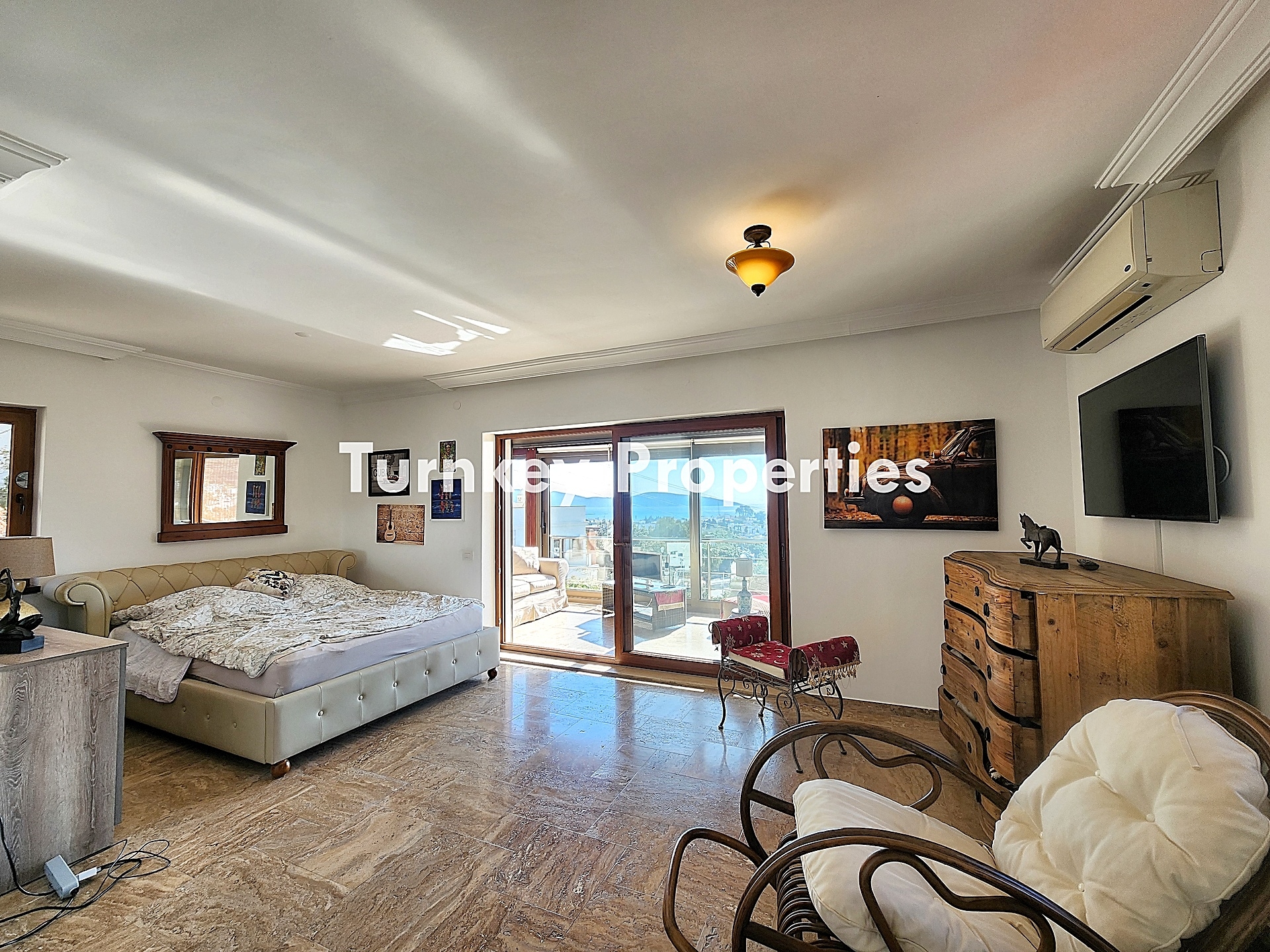 Bodrum Merkez Satılık Ev Deniz Manzaralı Bahçeli Özel Konumda Ev