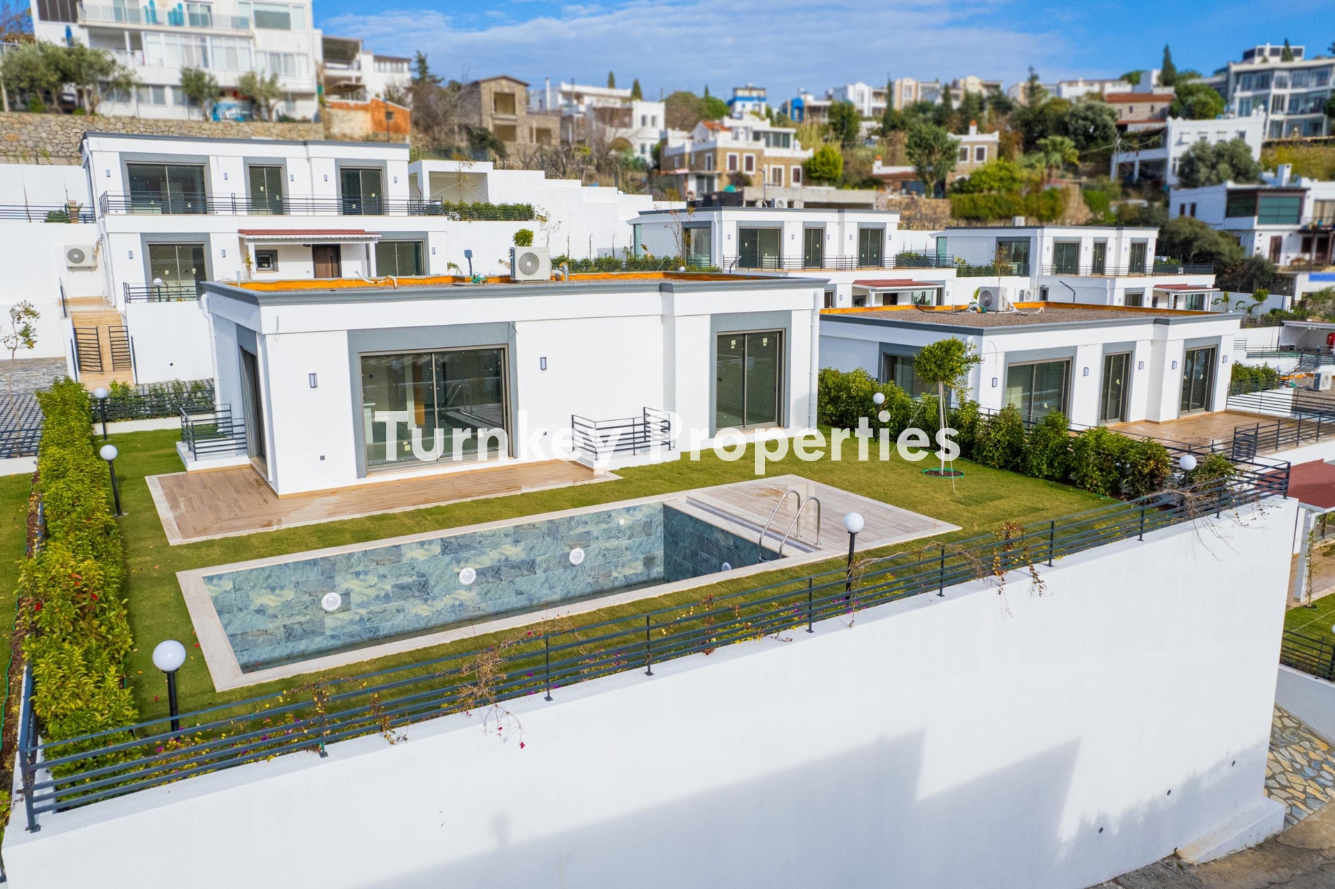 Yalıkavak Satılık Villa Deniz Manzaralı Özel Havuzlu Bahçeli Ev