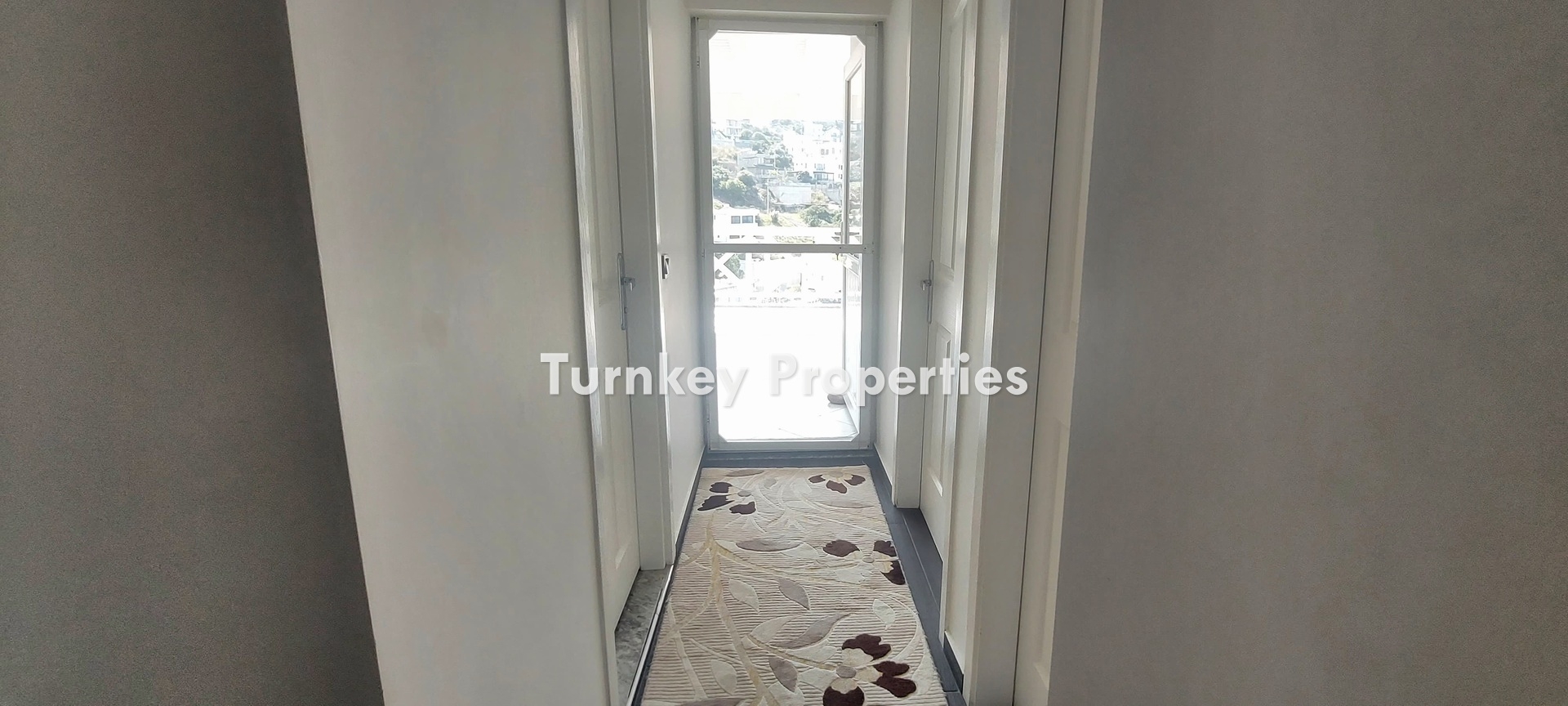 Milas, Boğaziçi’nde Denize Sıfır Site Deniz Manzaralı Satılık Villa