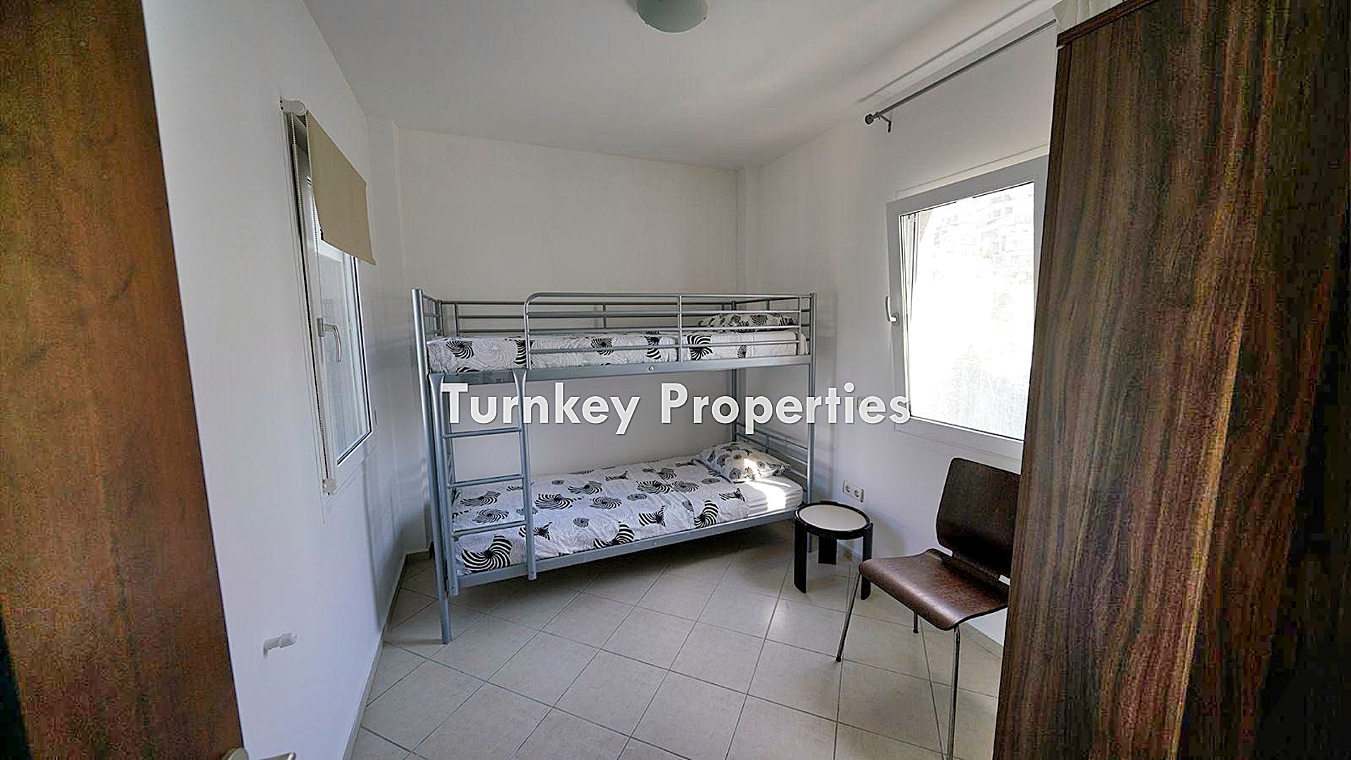 Koyunbaba Satılık Müstakil Villa Site İçerisinde Bahçeli Havuzlu