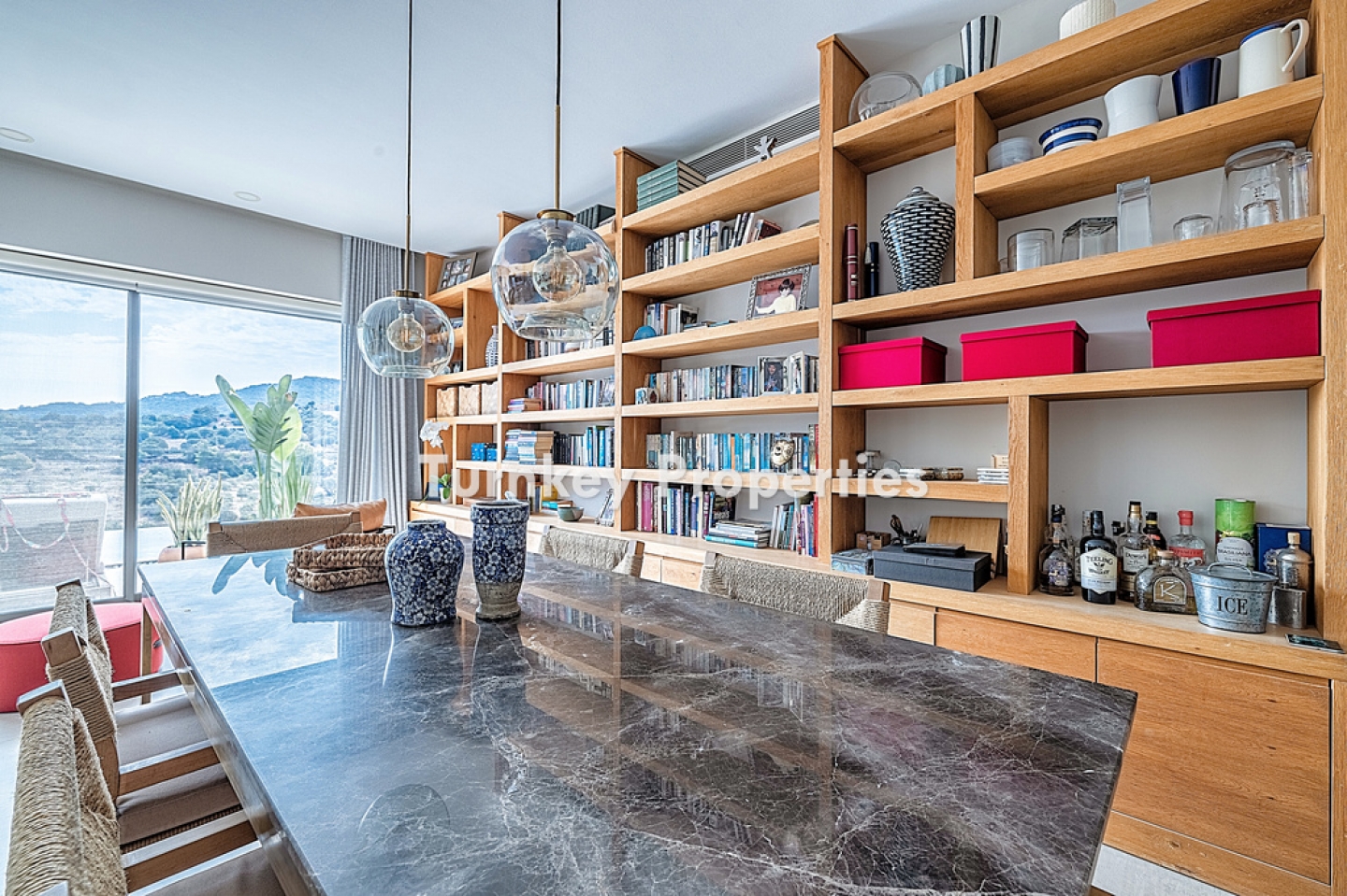 Dibeklihan Satılık Villa Tek Katlı Özel Bahçeli Infinity Havuzlu