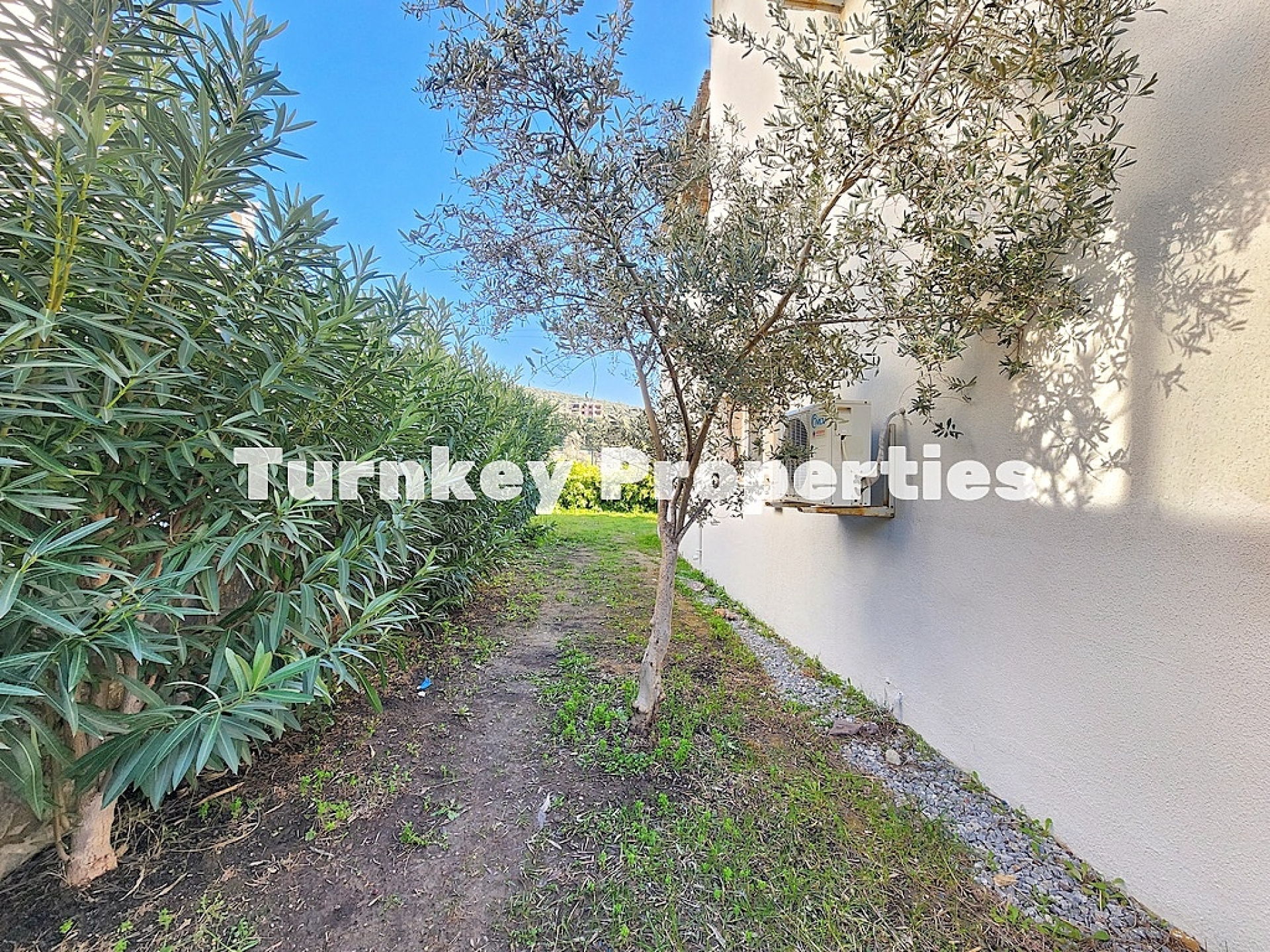 Dörttepe'de Satılık Bahçe Katı – Doğa ile İç İçe Yaşam, Yüksek Kira Getirisi