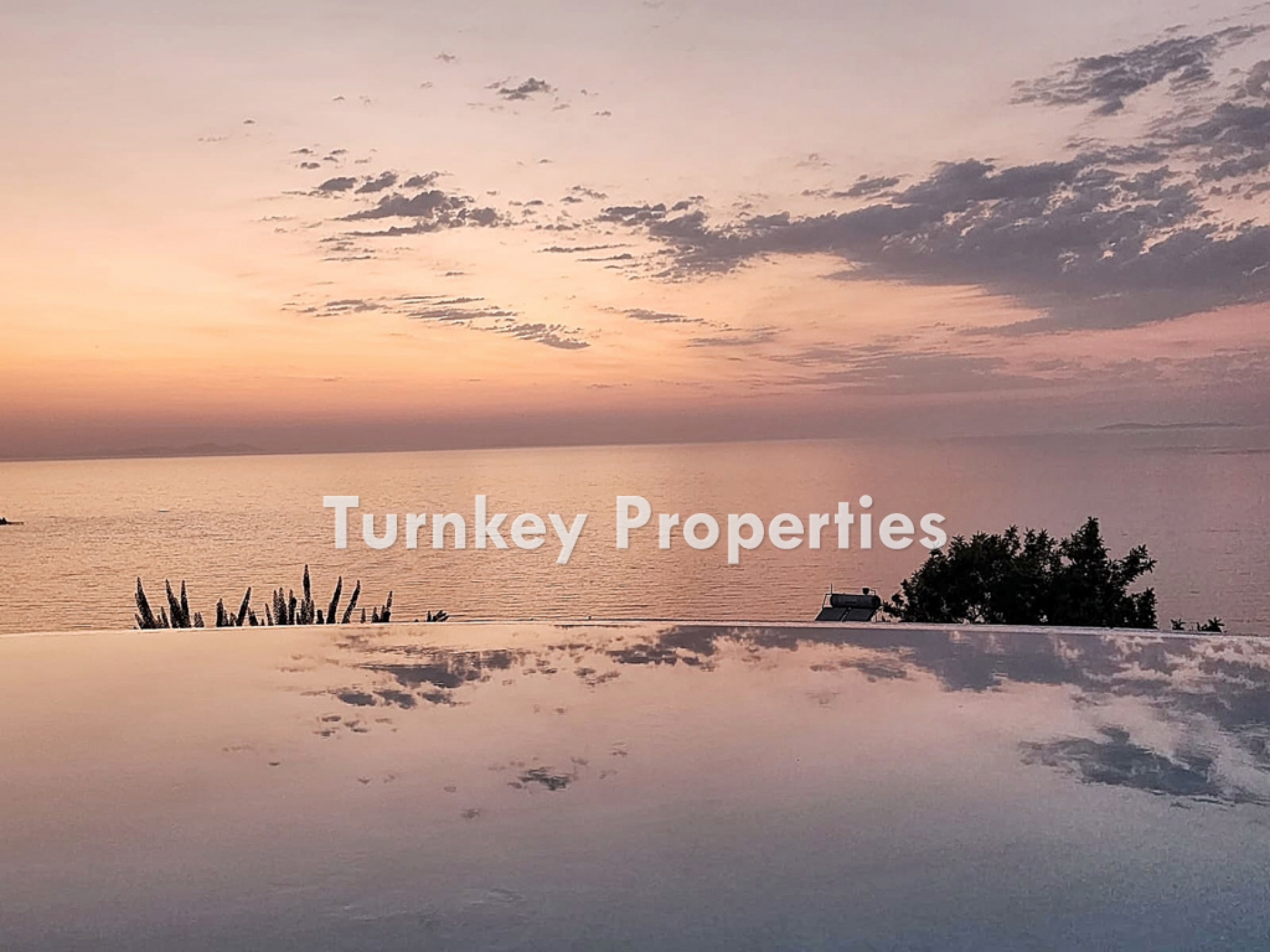 Yalıkavak Satılık Deniz Manzaralı Özel Havuzlu Villa Site içinde