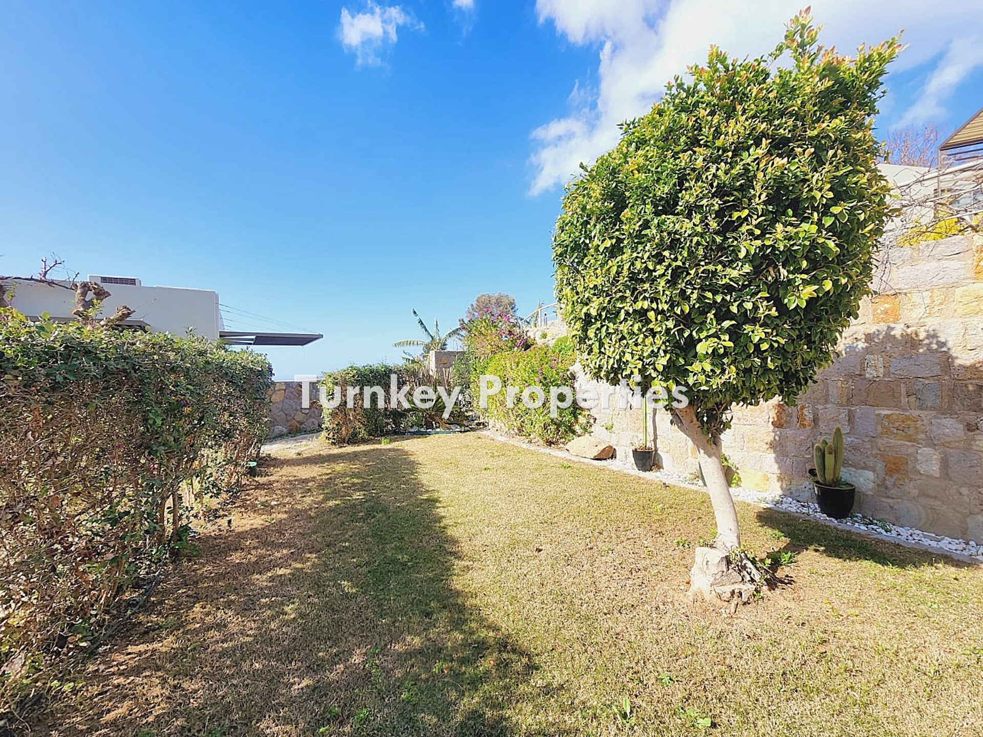 Yalıkavak'ta Satılık 3+1 Villa,  Özel Havuzlu, Bahçeli ve Deniz Manzaralı