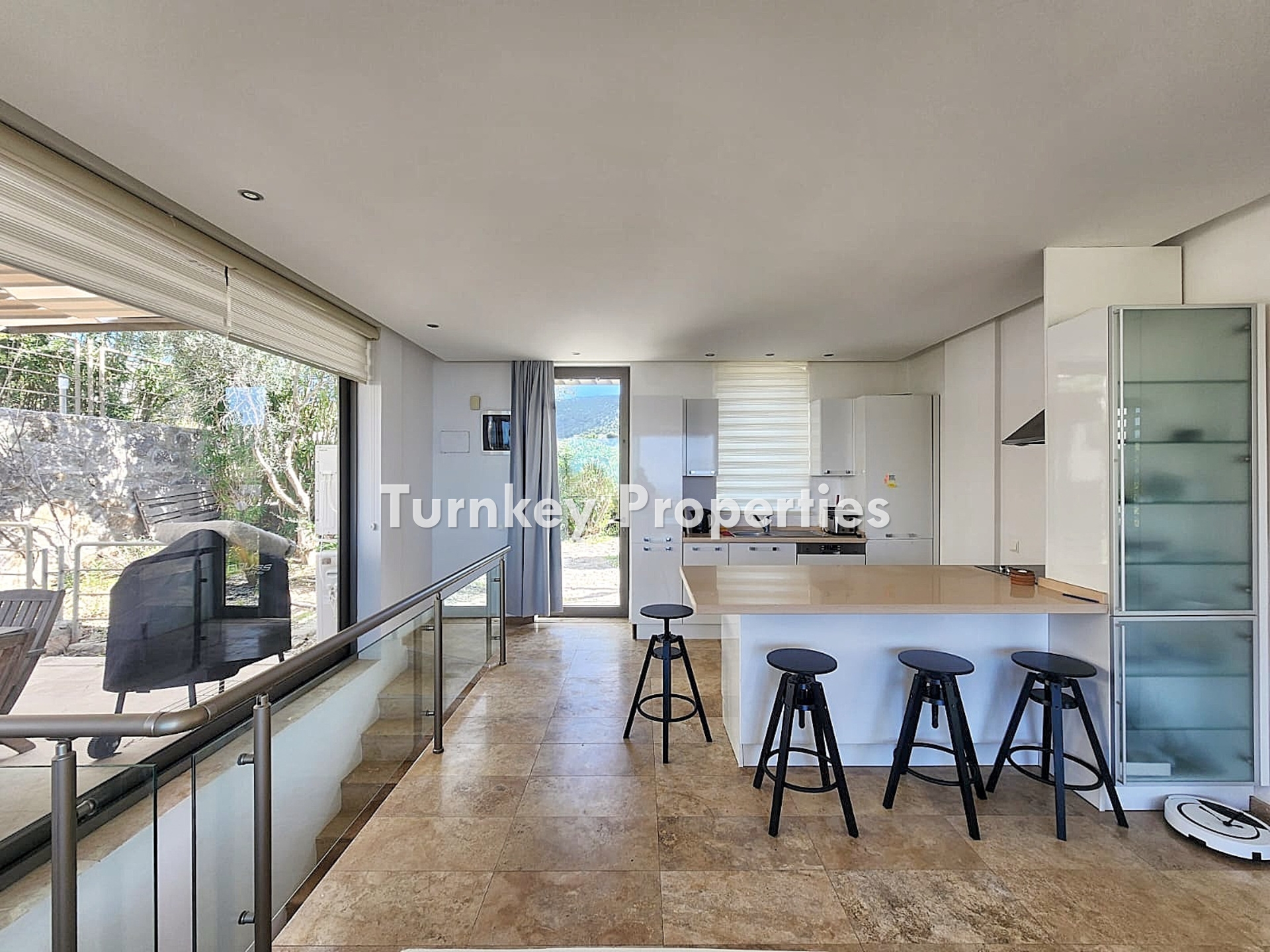 Yalıkavak'ta Satılık 3+1 Villa,  Özel Havuzlu, Bahçeli ve Deniz Manzaralı