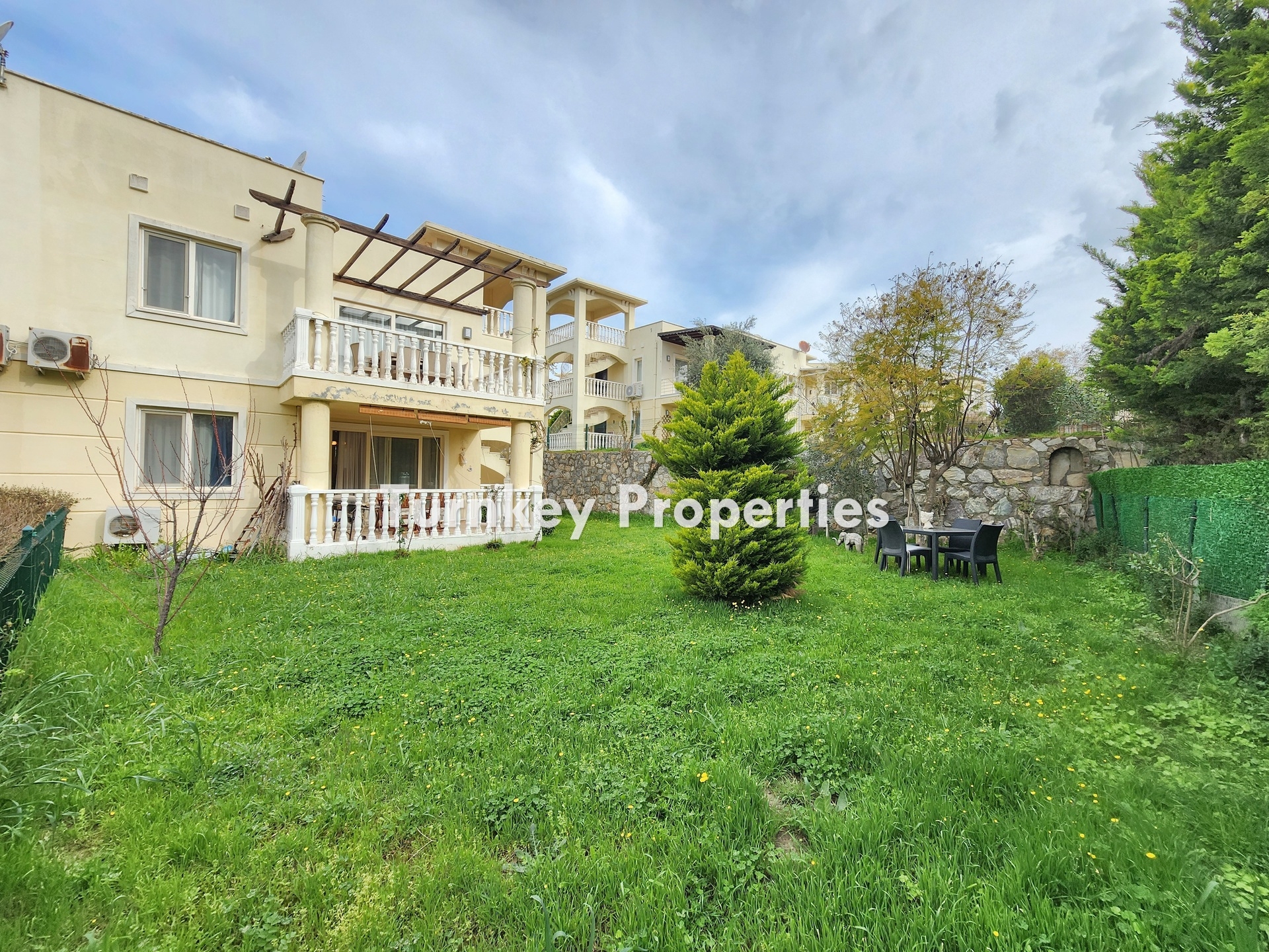 Boğaziçi Flamingo Country Club Satılık Bahçe Katı Daire Göl Manzalı