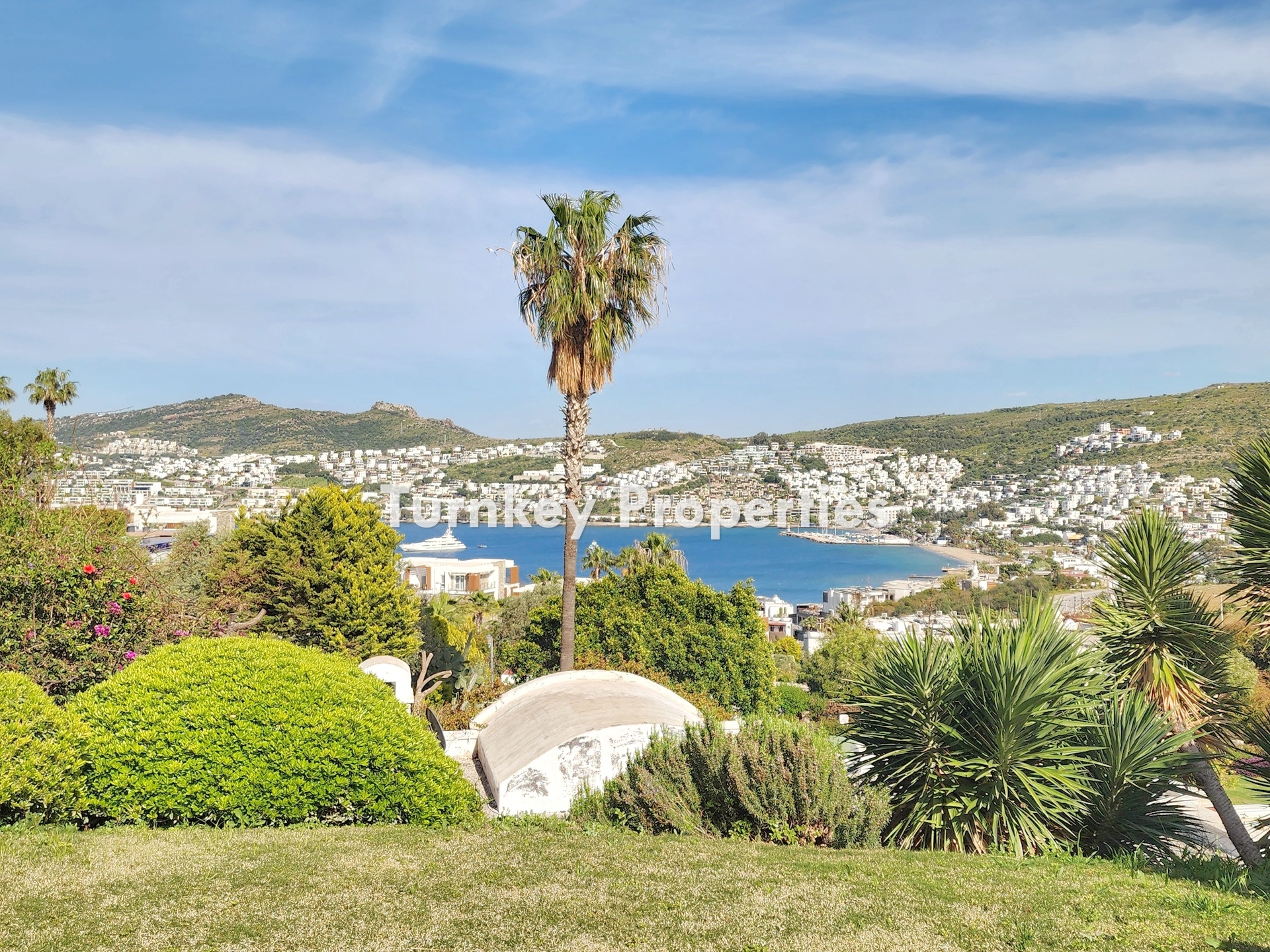 Bodrum Gündoğan Satılık Villa | Eşsiz Manzaralı, Geniş Bahçeli ve Özel Konumlu