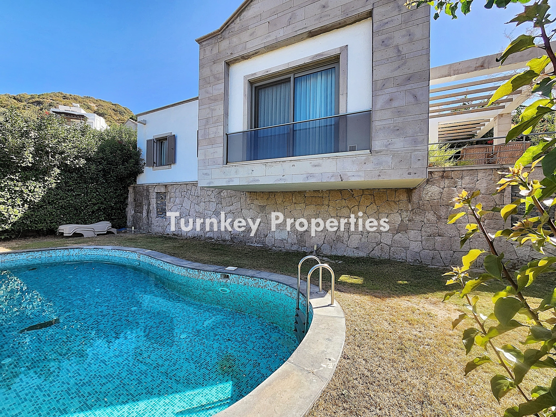 Bodrum Yalıkavak Satılık Villa Bahçeli Özel Havuzlu Ferah Yaşam