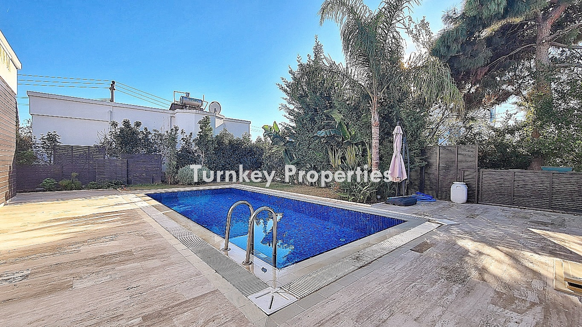  Ortakent Yahşi'de Sahile Yakın, Tek Katlı, Özel Havuzlu ve Bahçeli Satılık Müstakil Villa - Butik Sitede Huzurlu Yaşam