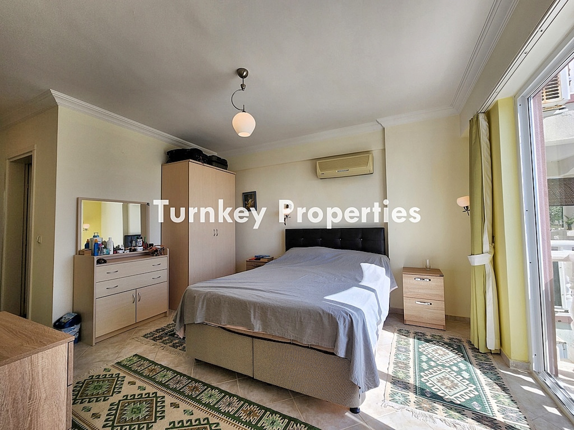 Boğaziçi Satılık Daire Flamingo Gölü Manzaralı Site İçinde