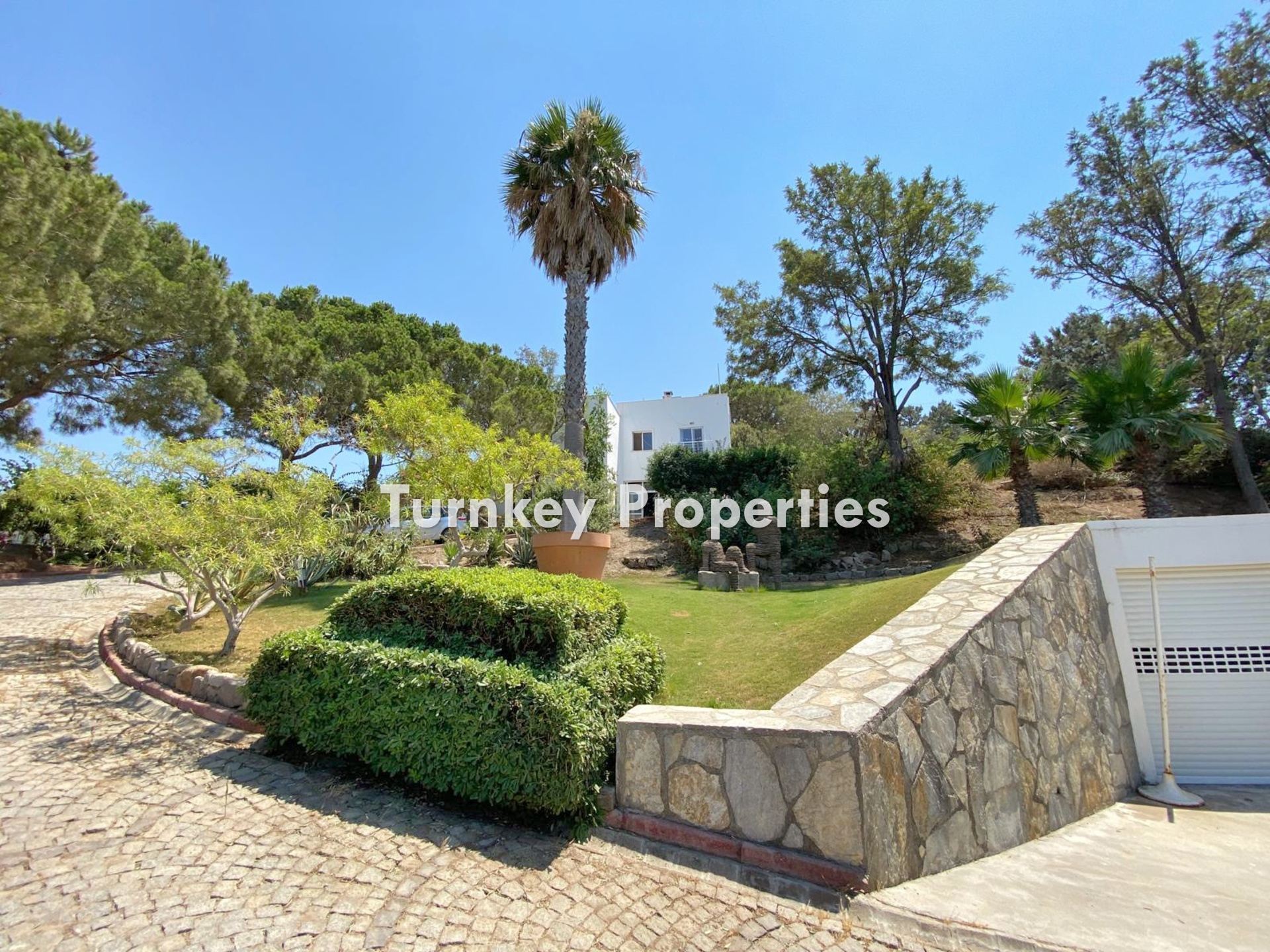 Gündoğan Satılık Villa Denize Sıfır Özel İskeleli Deniz Manzaralı