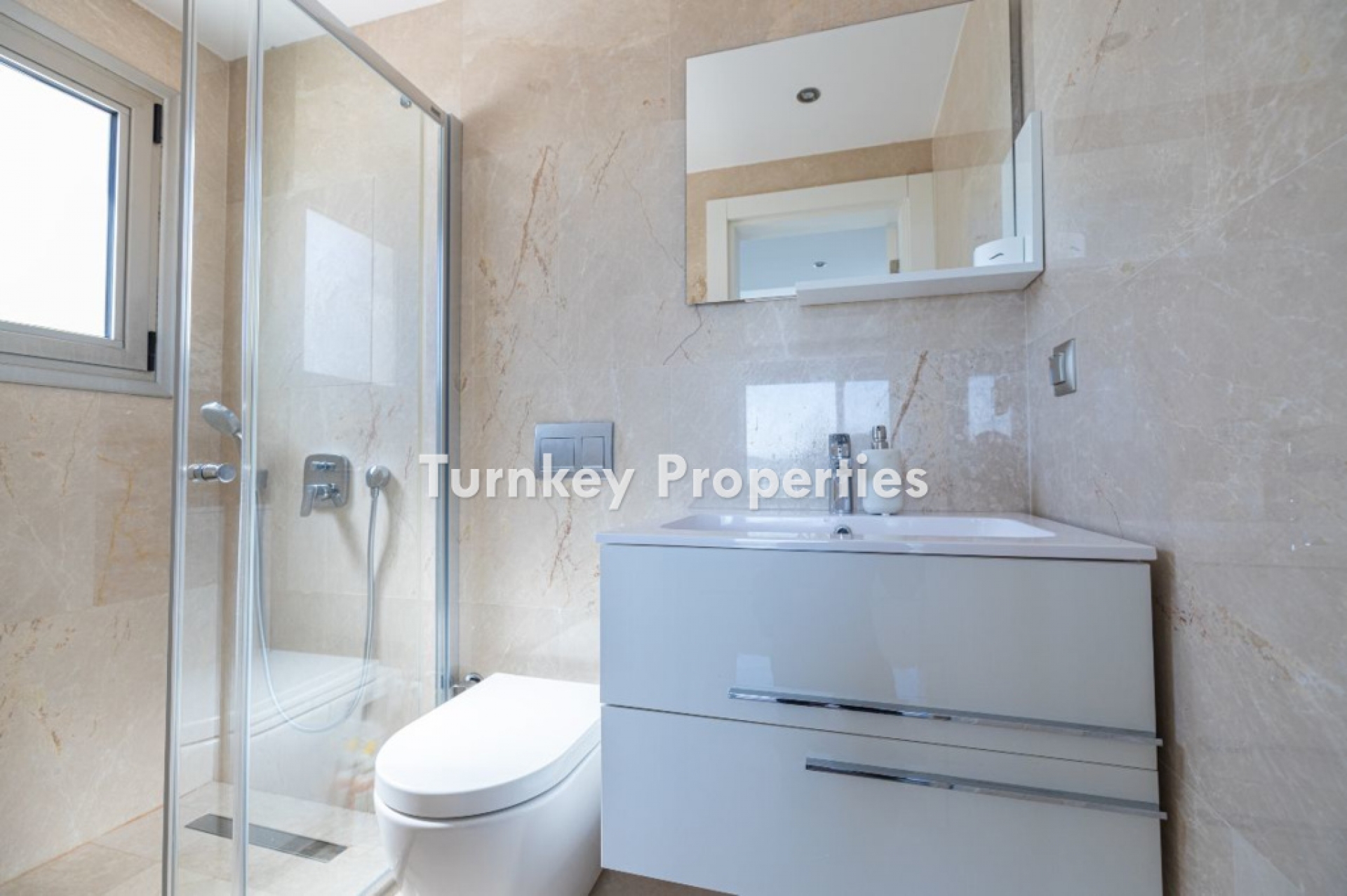 Yalıkavak Satılık Villa Marina Manzaralı Çift Girişli Modern Stil