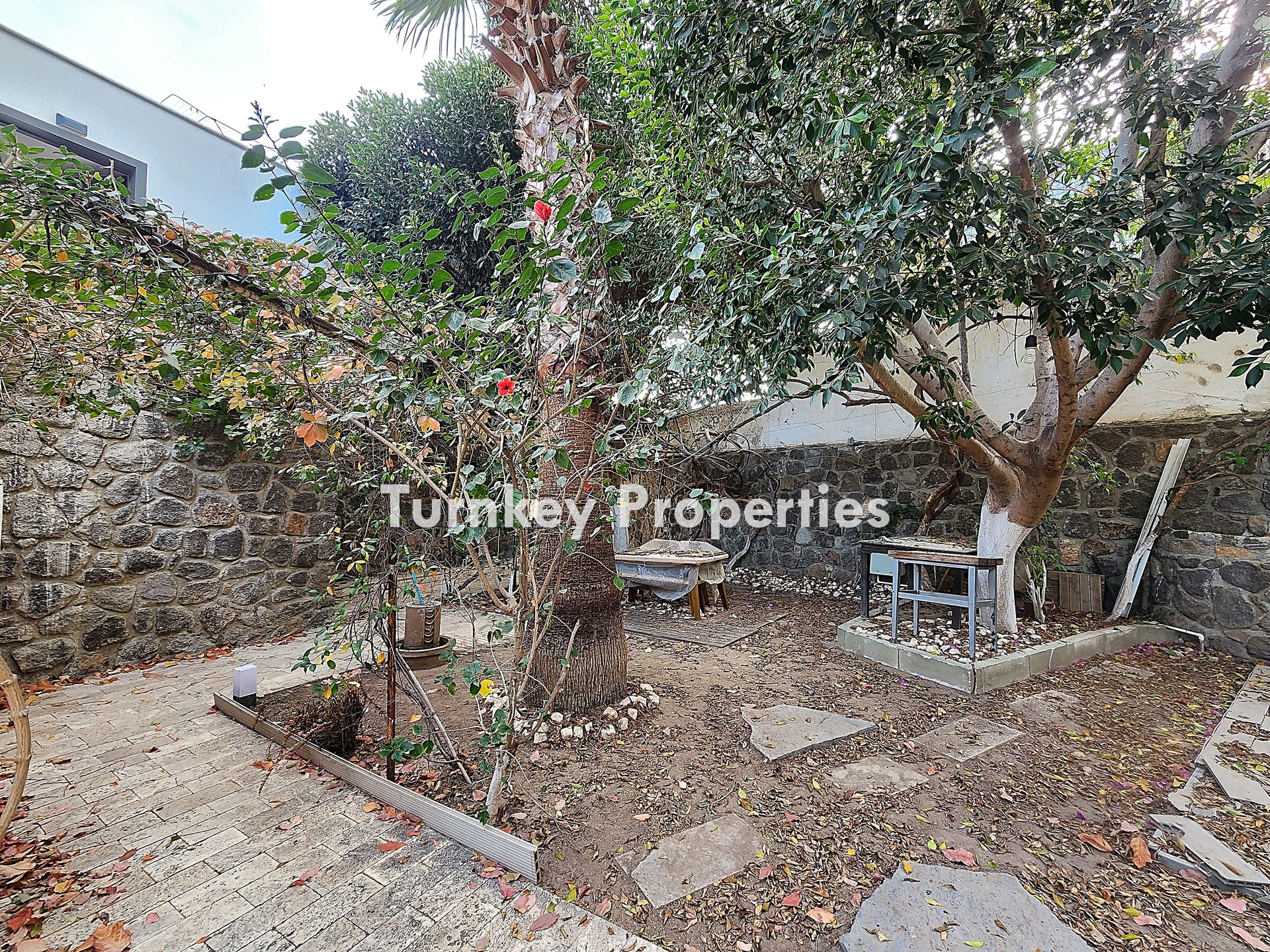 Bitez Gümbet Arası Satılık Denize Sıfır Deniz Manzaralı Daire