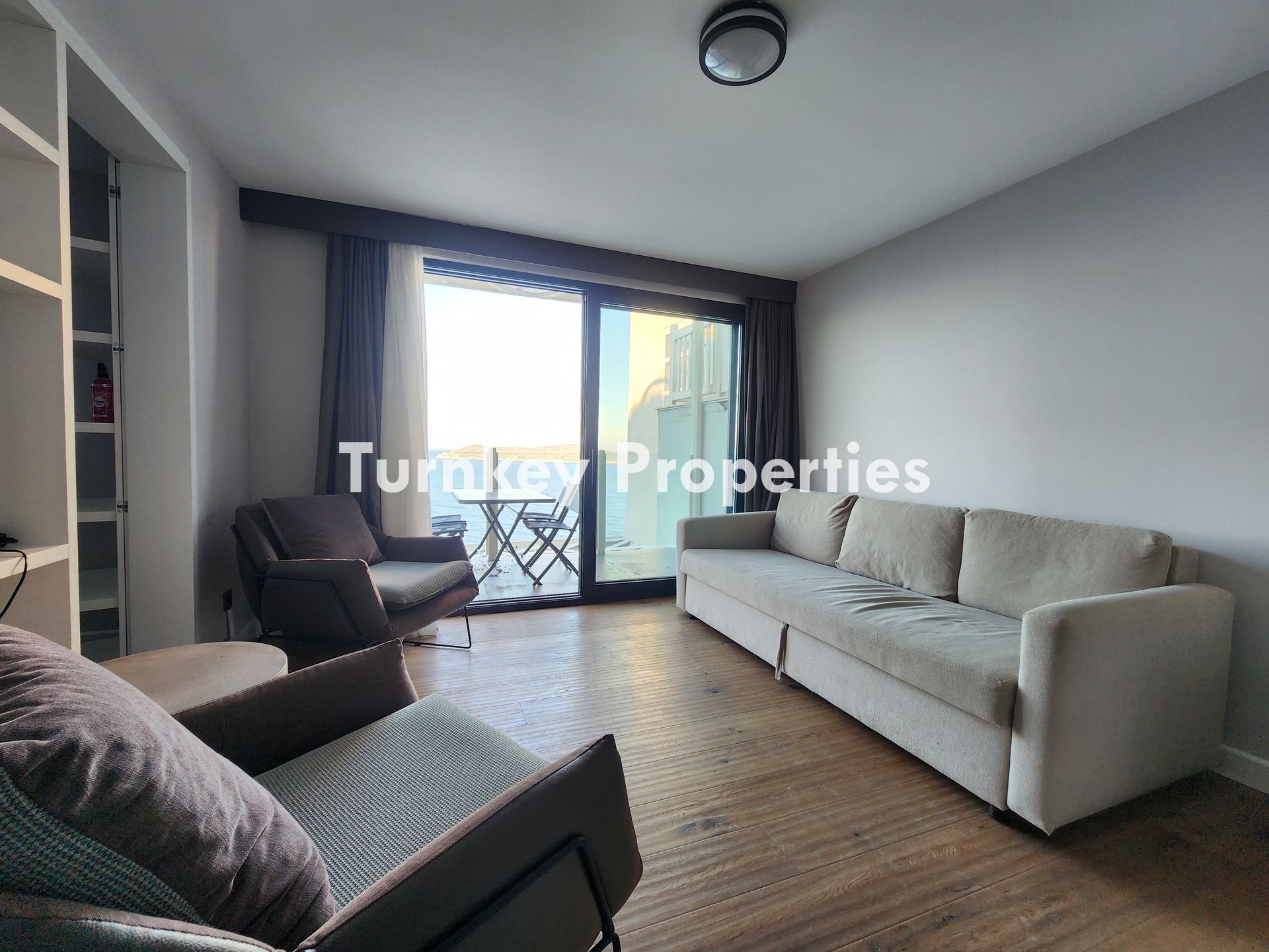 Gümüşlük Koyunbaba’da Deniz Manzaralı Satılık Daire Denize Sıfır