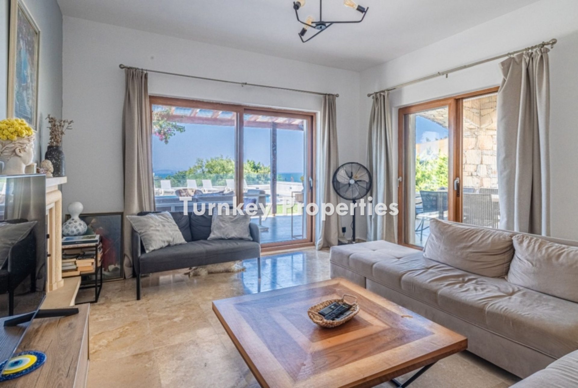 Gümüşlük Satılık Dubleks Villa Deniz Manzaralı Özel Havuzlu