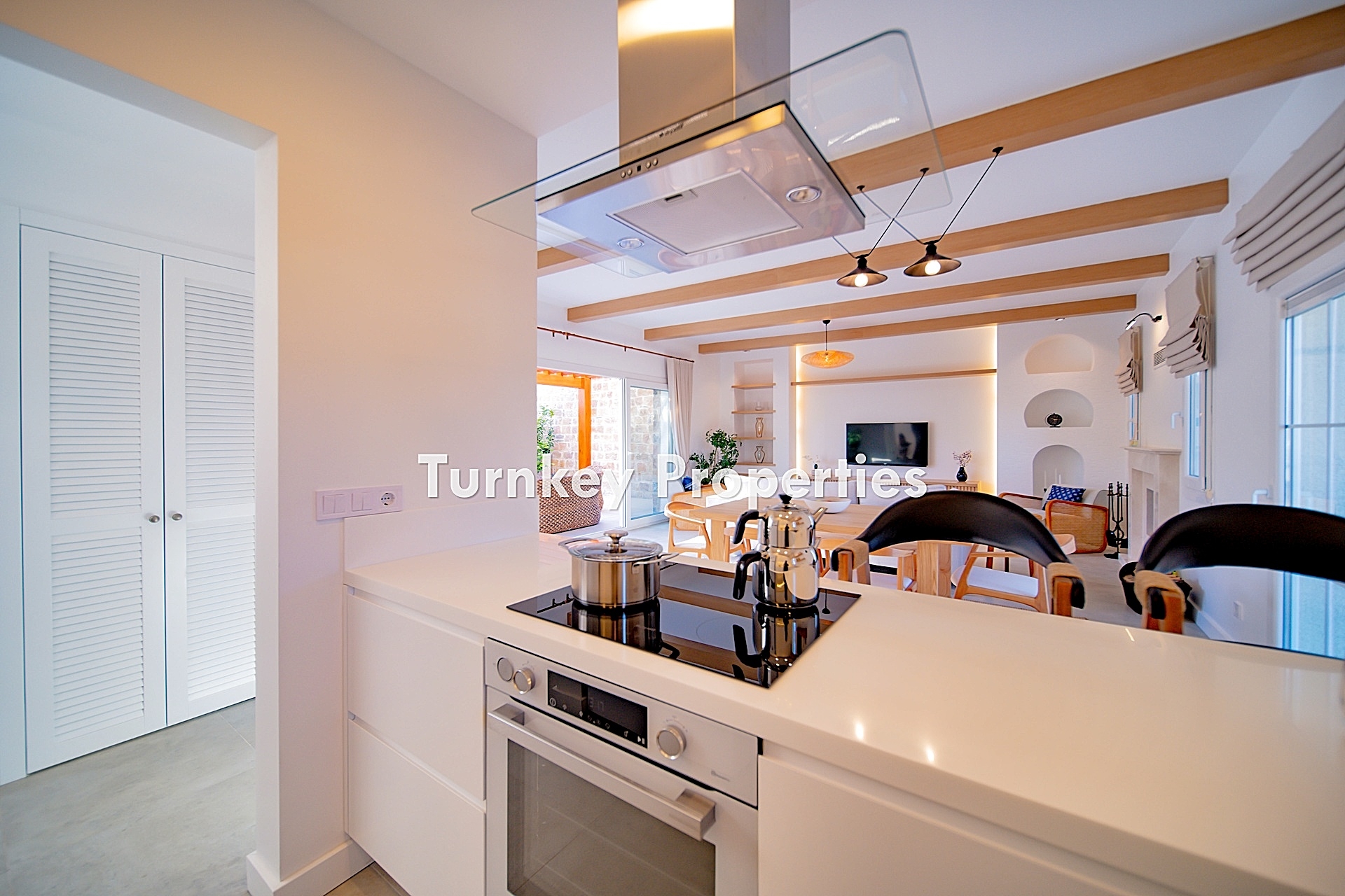 Kemikler'de Satılık, Sıfır Faizli 24 Ay Vade İmkanı Modern Villalar