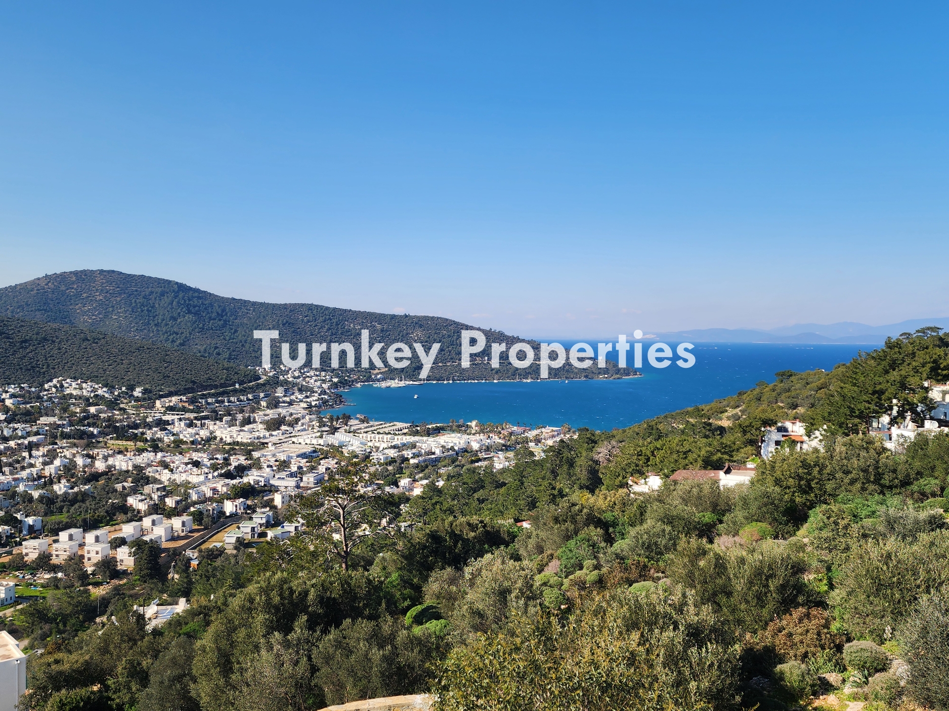 Torba Satılık Deniz Manzaralı Bahçeli Villa Özel Konumda Yaşam