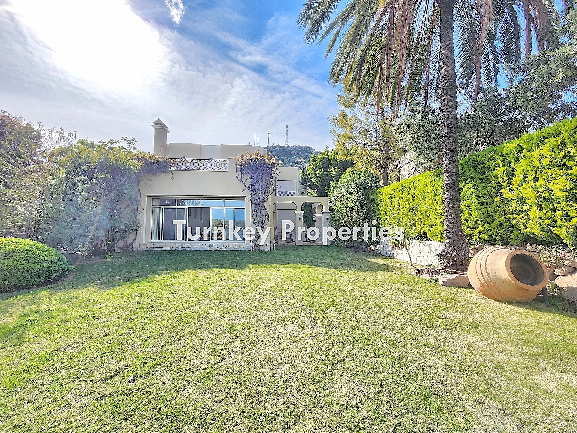 Bodrum Gündoğan Satılık Villa Eşsiz Deniz Manzaralı Geniş Bahçe