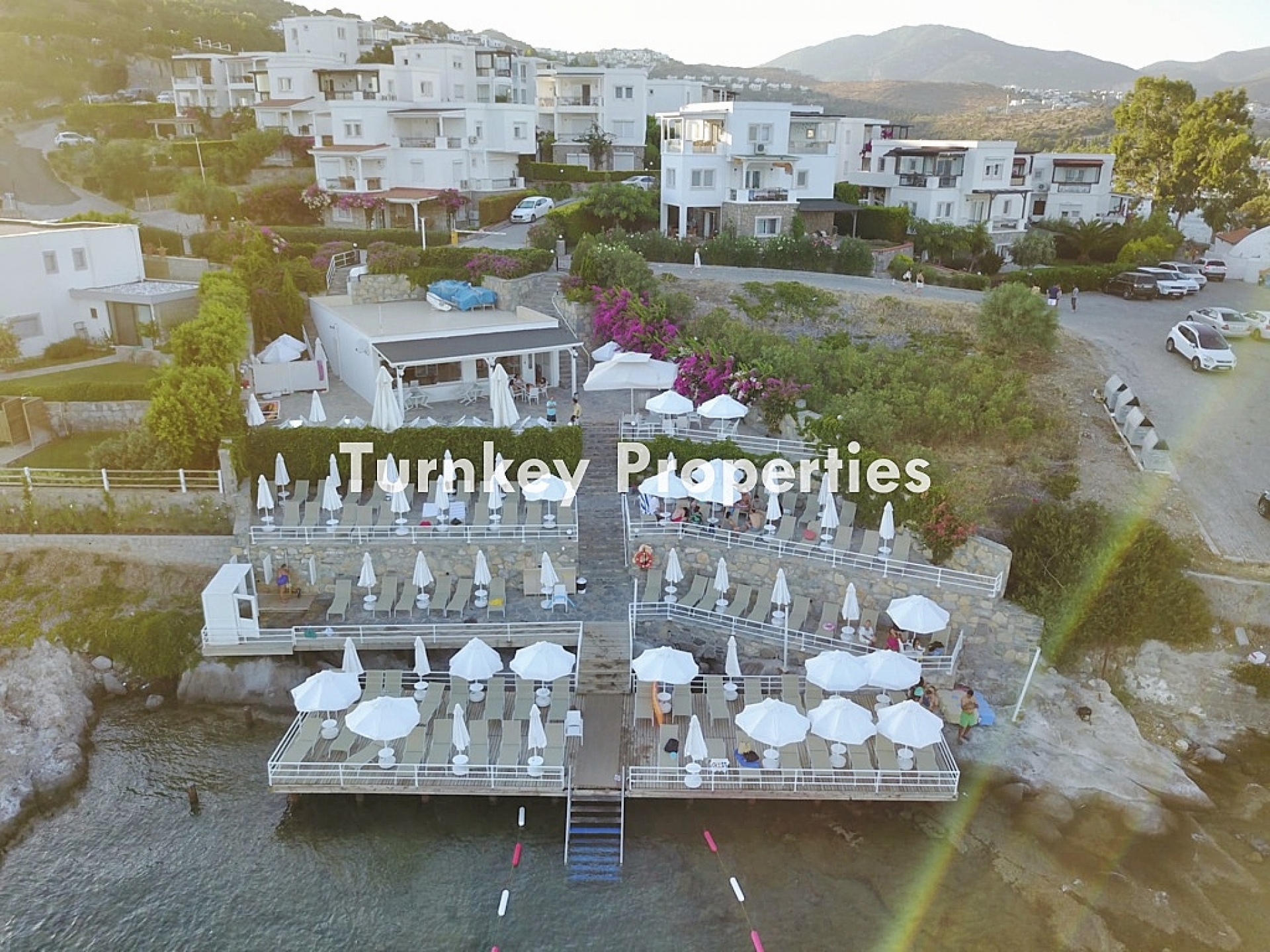 Bodrum Bitez Aktur Sitesi Satılık 3+2 Villa Deniz Manzaralı Bahçe