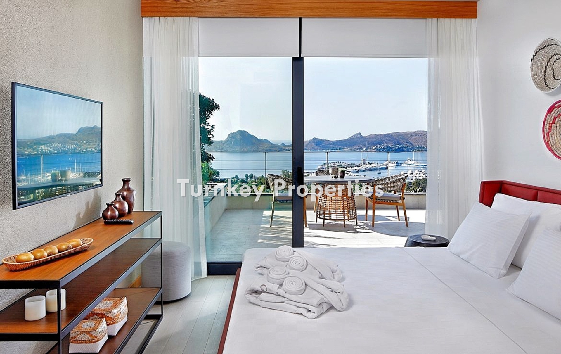 Yalıkavak'ta Satılık 6+1 Lüks Villa, Marina Manzaralı ve Özel Havuzlu