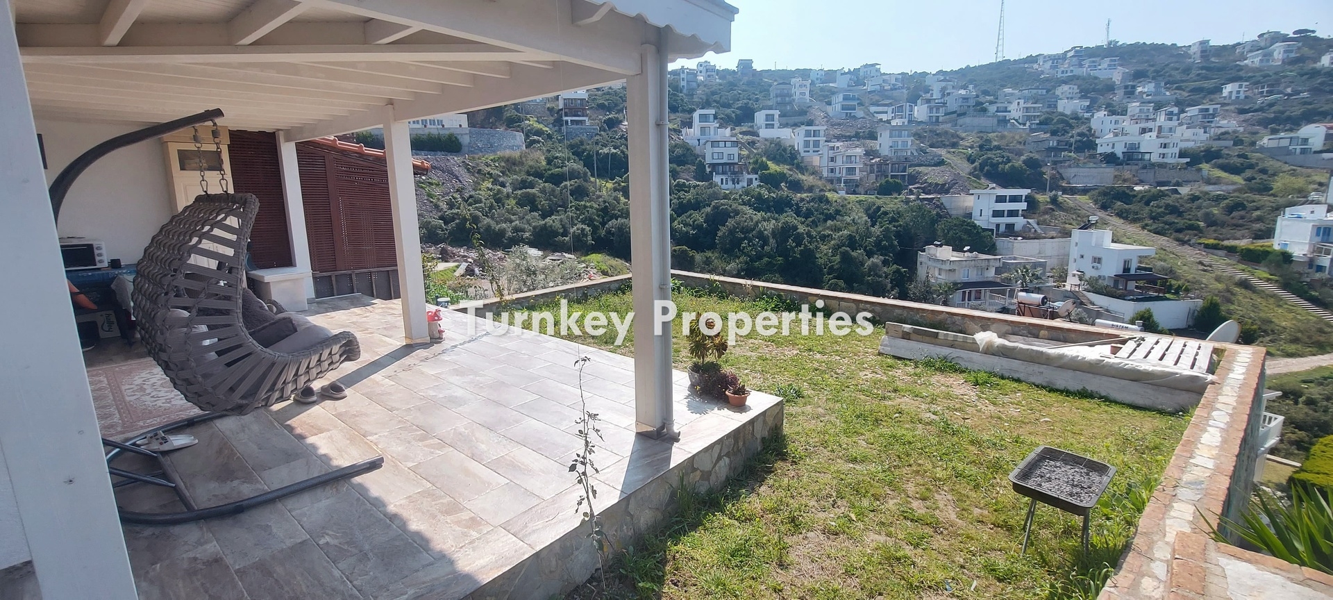 Milas, Boğaziçi’nde Denize Sıfır Site Deniz Manzaralı Satılık Villa