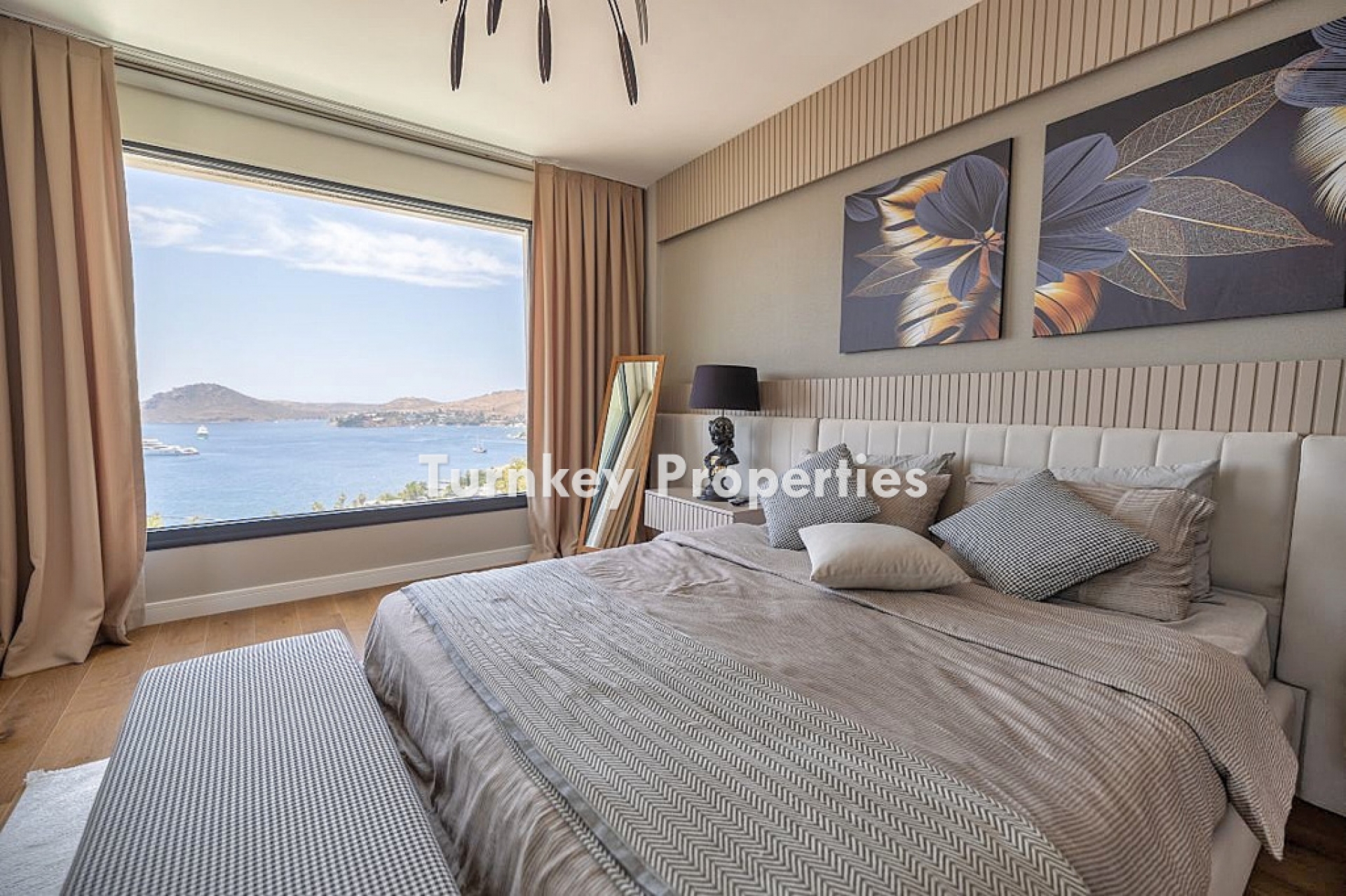 Yalıkavak Satılık Villa Geniş Yaşam Alanlı Marina Manzaralı