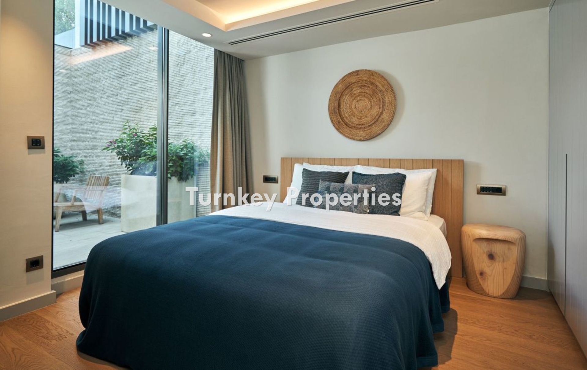 Yalıkavak Satılık Villa Denize Sıfır Özel Plajlı Prestijli Konum