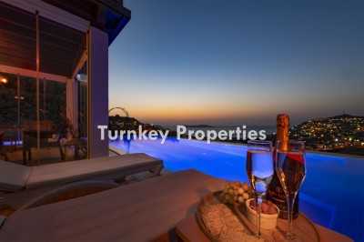 Gümüşlük Satılık Villa Deniz Manzaralı Özel Havuzlu Bahçeli