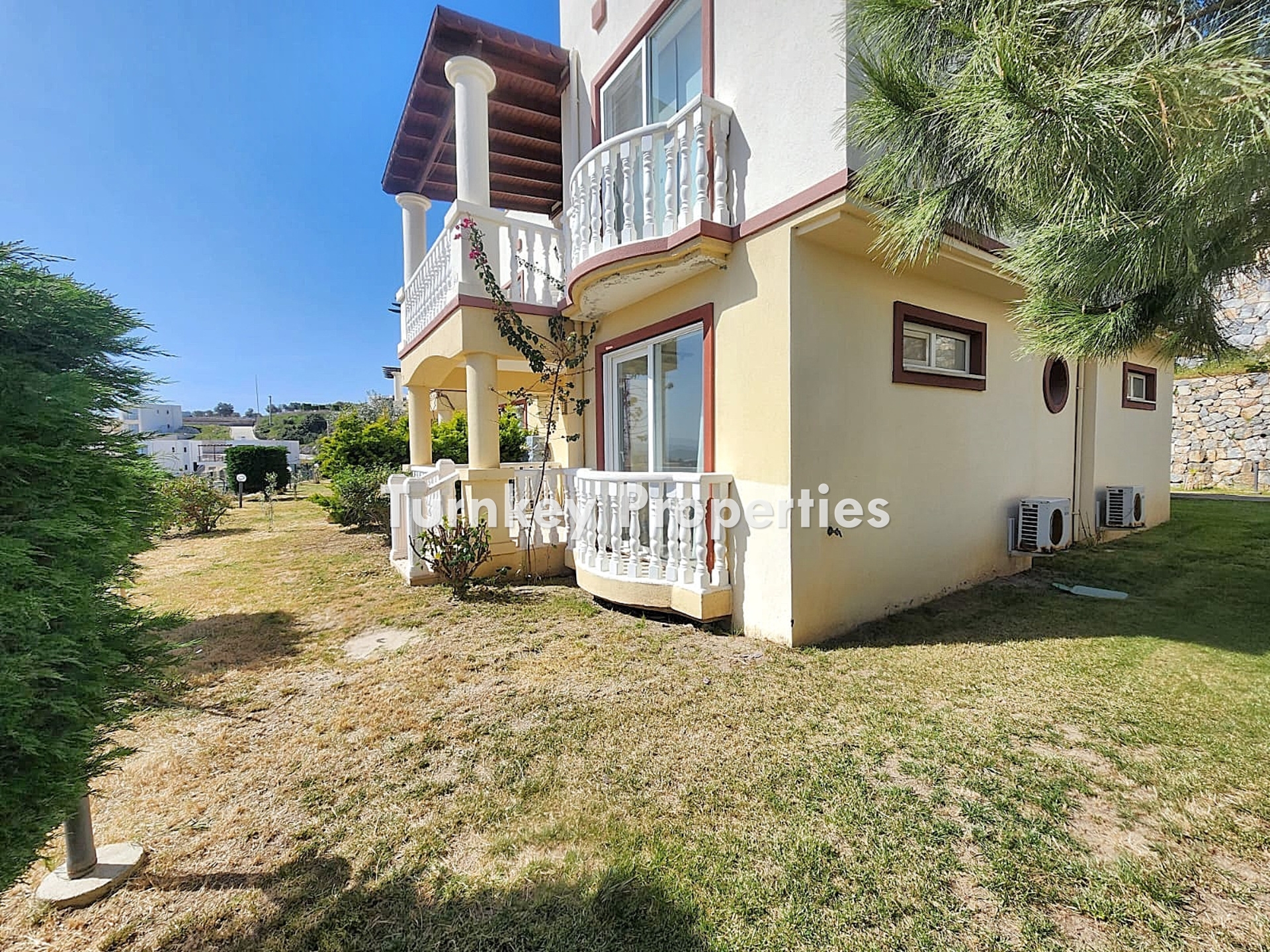 Bodrum Boğaziçi Satılık Bahçe Katı Daire Flamingo Gölü Manzaralı